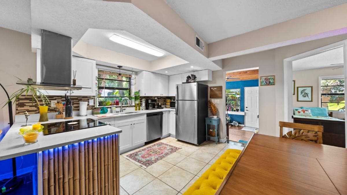 Zen Jungle House by Busch Gardens Sleeps 12 with Outdoor Games & Detached Play Space! — 19