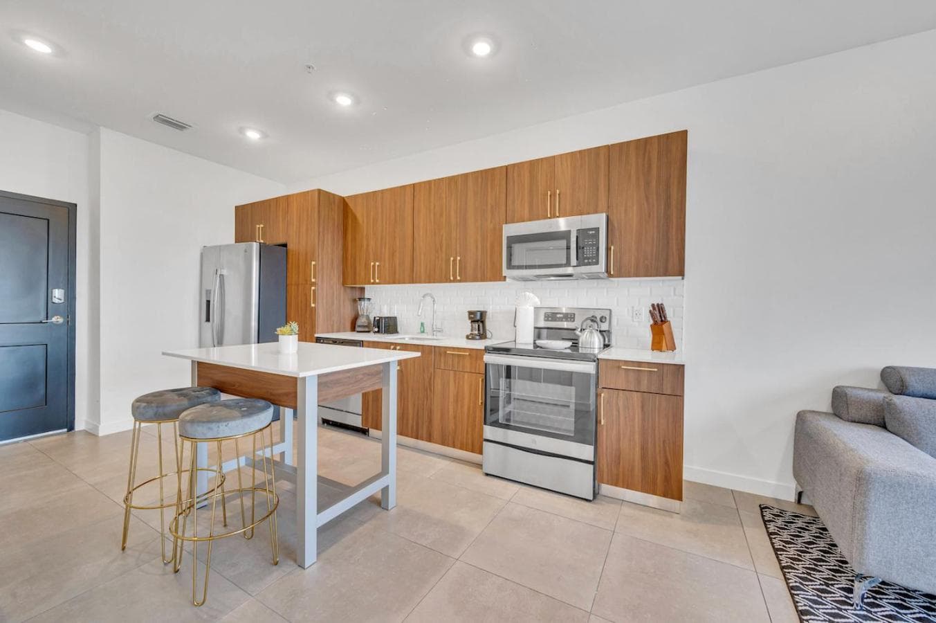 Modern 2 Bed Mins from Brickell With Free Parking — 29