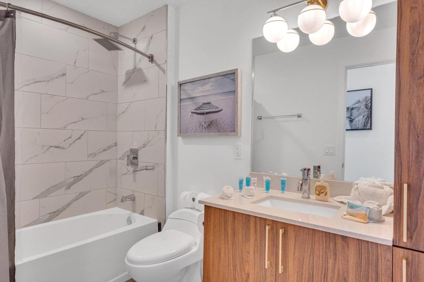 Modern 2 Bed Mins from Brickell With Free Parking — 20
