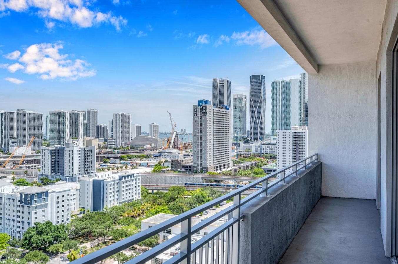 Modern 2 Bed Mins from Brickell With Free Parking — 14