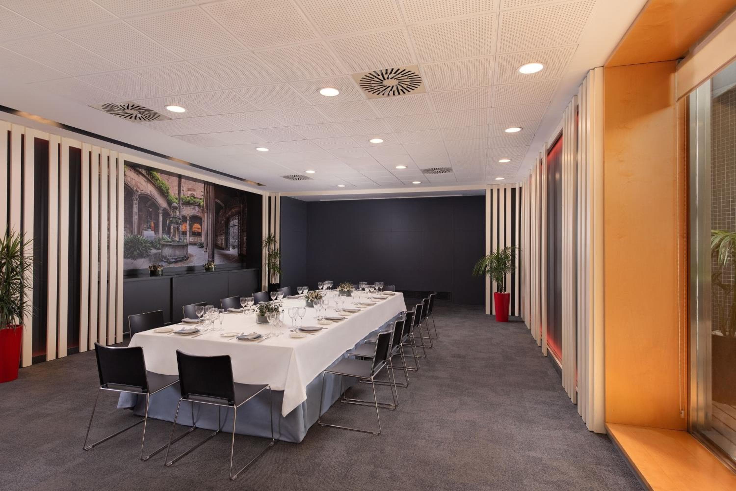 Four Points by Sheraton Barcelona Diagonal — 27