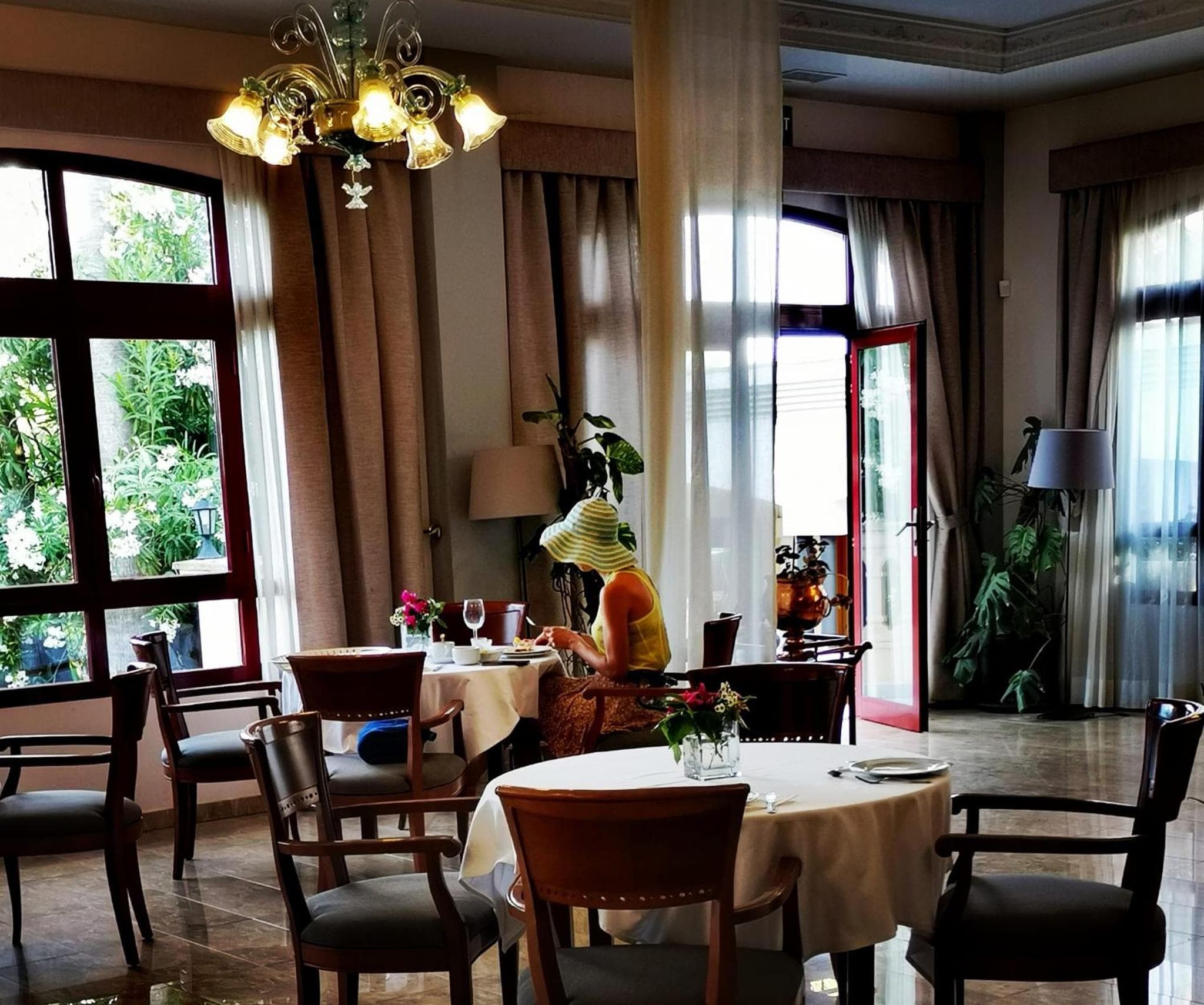 Hotel Ciutat Jardi — 9