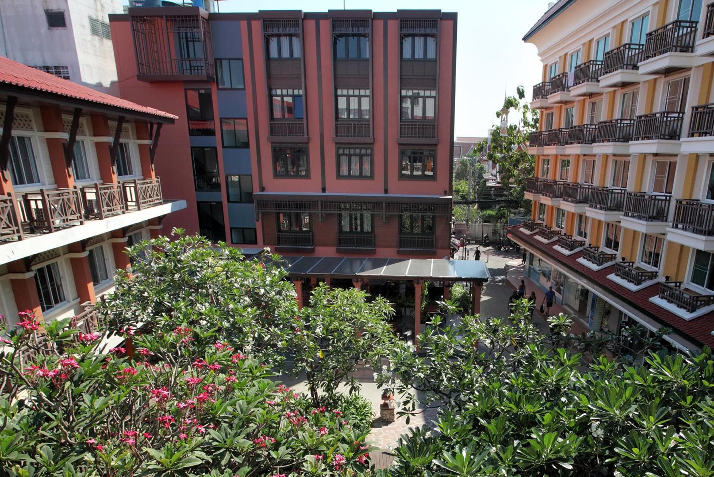Rambuttri Village Plaza - SHA Plus Plus — 1