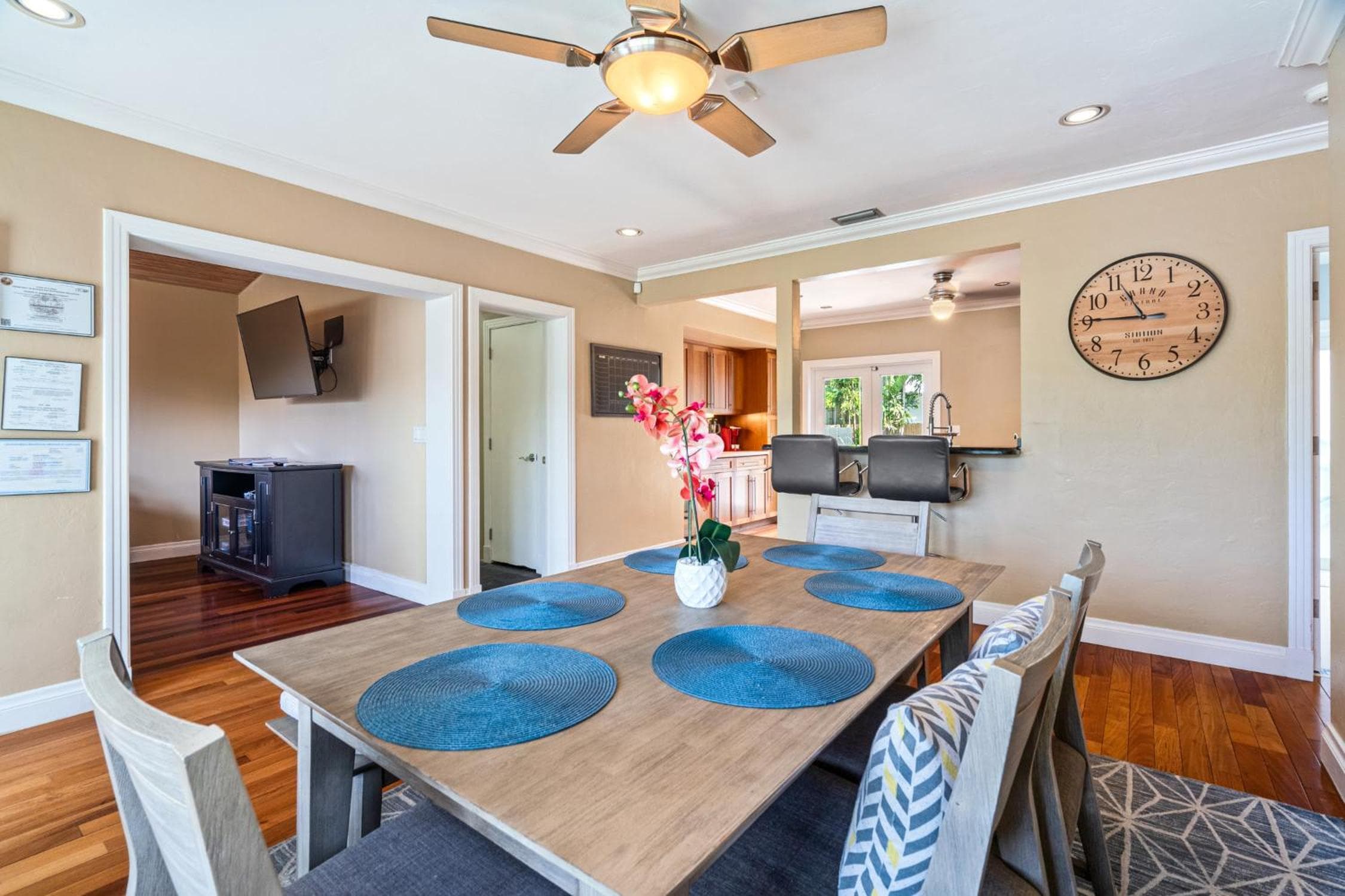 #1 Fort Lauderdale House - Heated Salt Water Pool - Private Oasis-Updated Gorgeous 3BR 3BA - Las Olas — 2