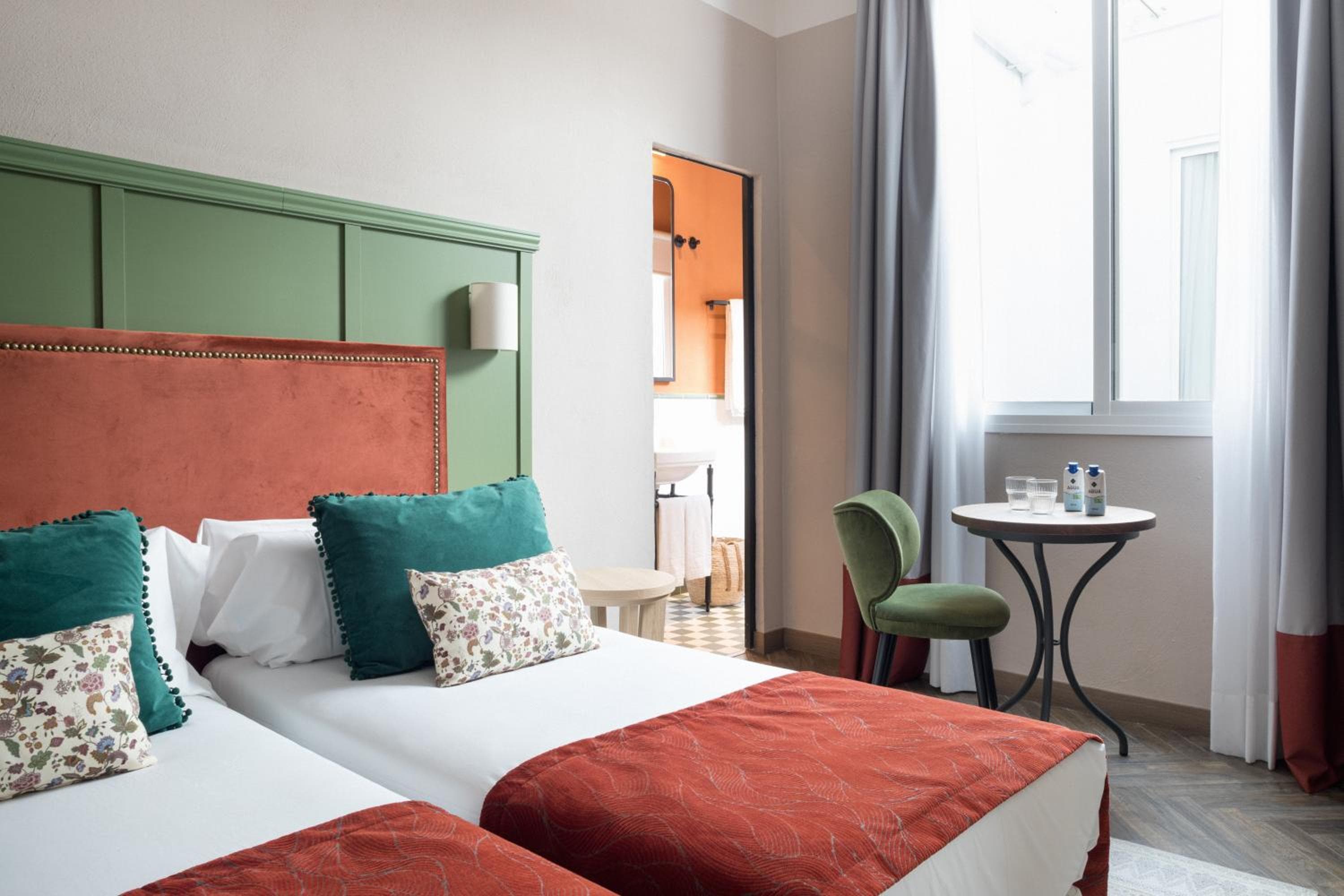 El Hotel Honesto San Pedro — 3