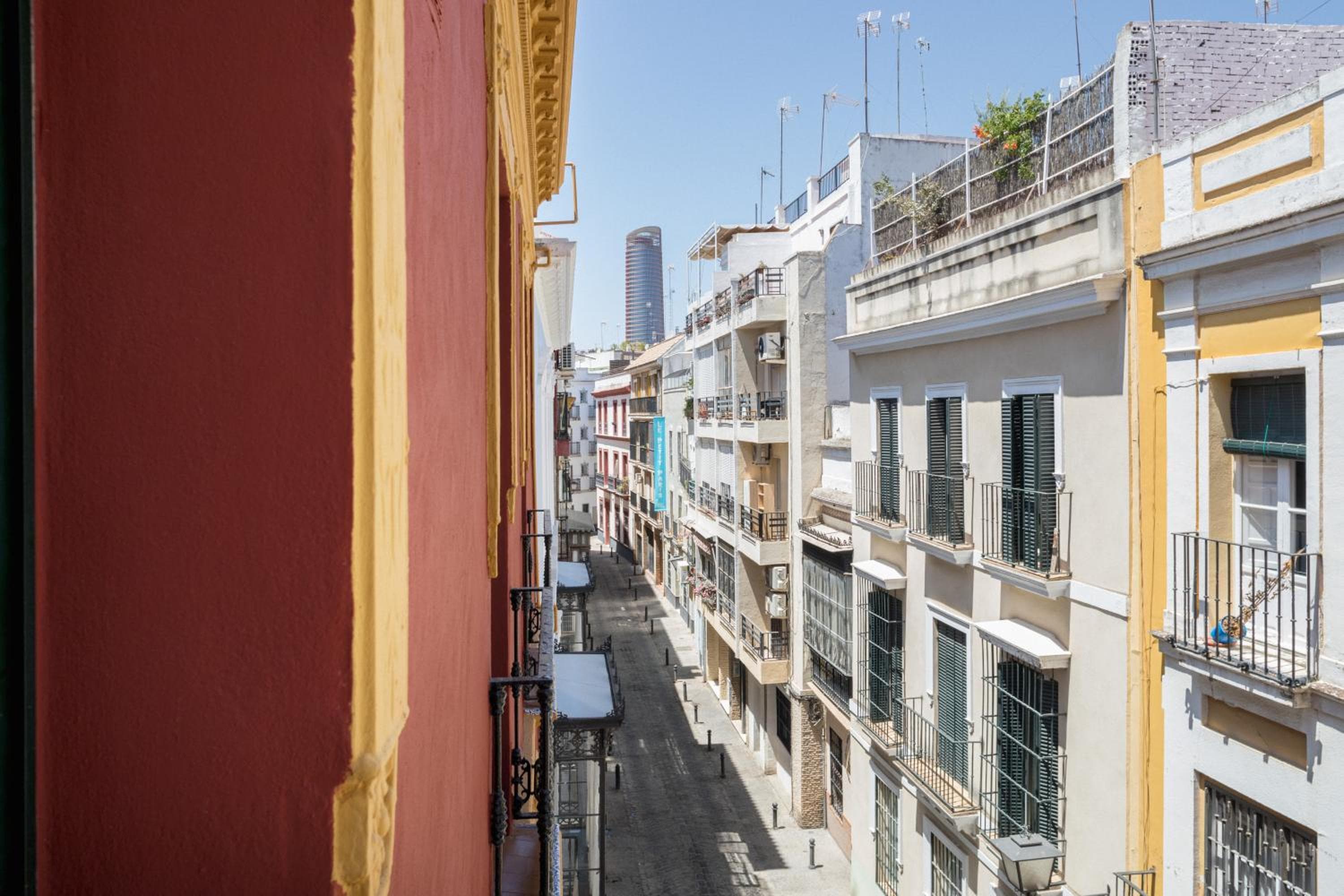El Hotel Honesto San Pedro — 29