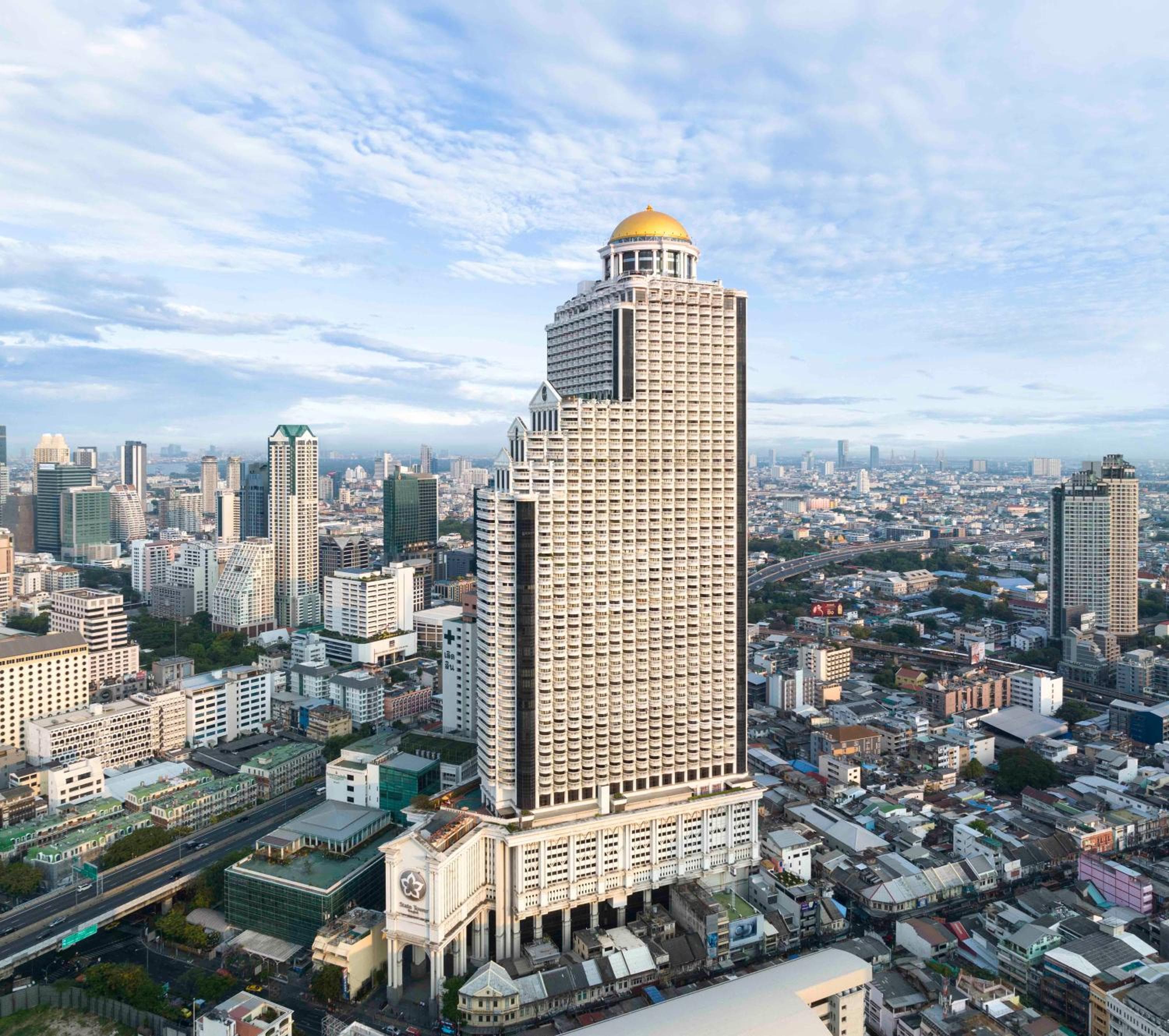 lebua at State Tower hotel, State Tower 1055 Silom Road, Bangrak, Bangkok, Thailand — photo 1