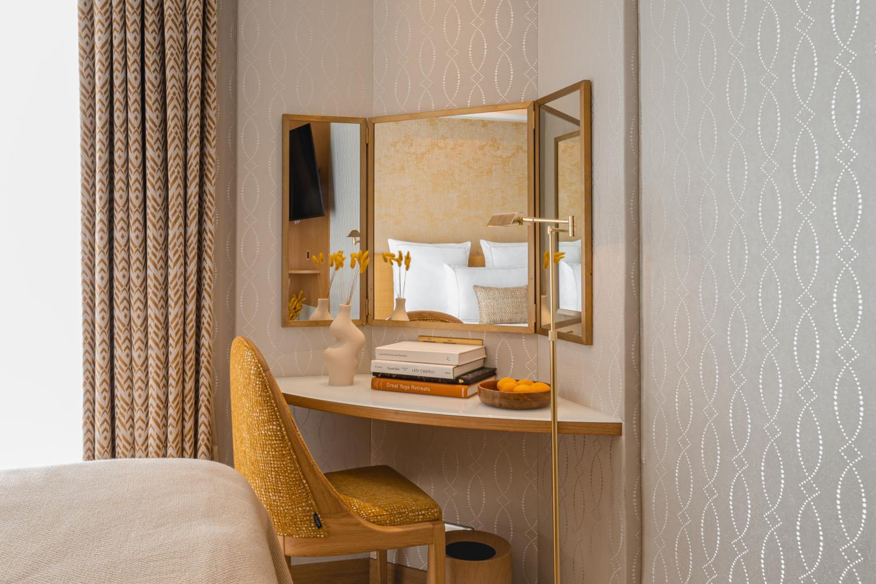 Hotel Madison — 5
