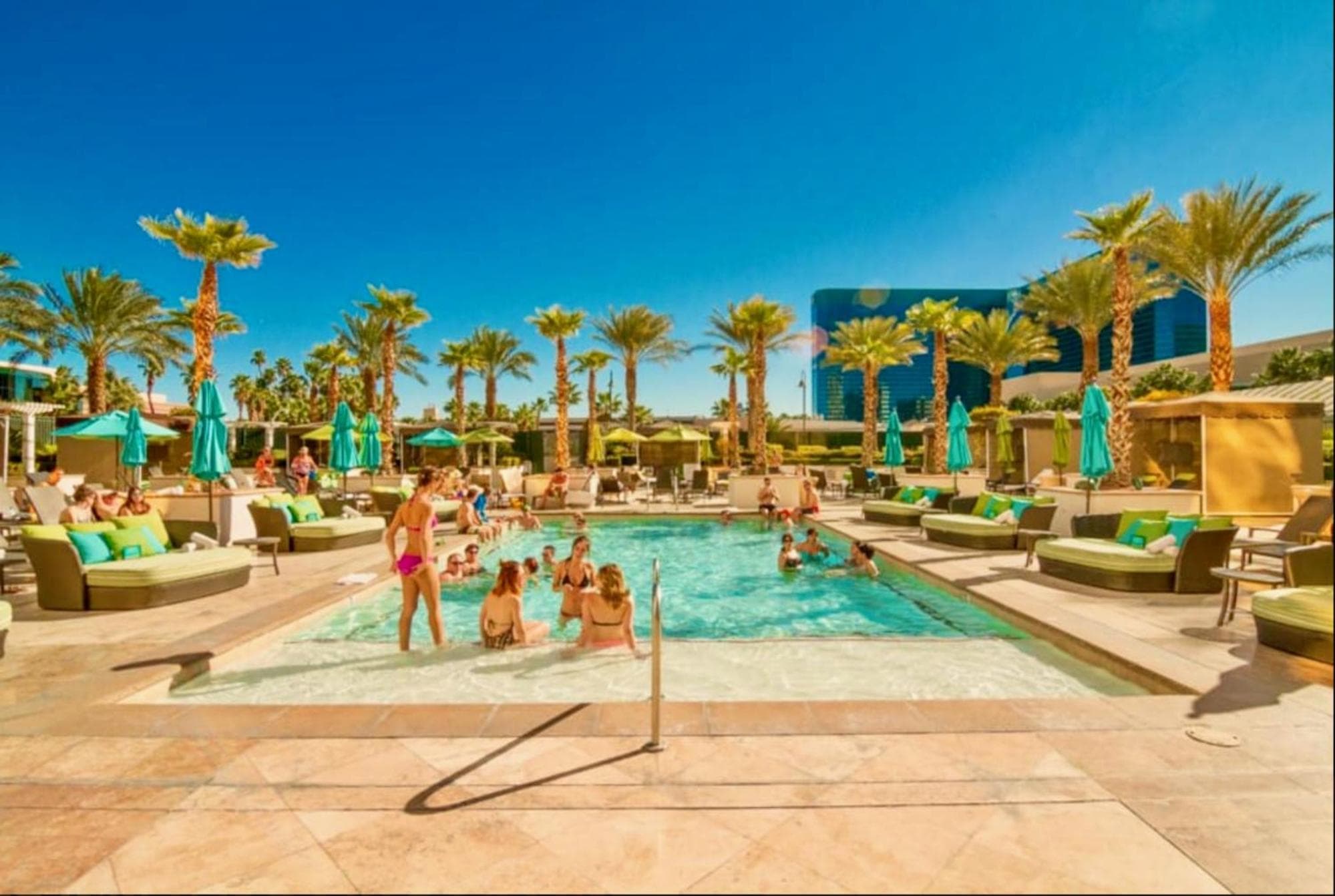 No Resort Fee - Balcony Strip Views, Pools & Parking — 28