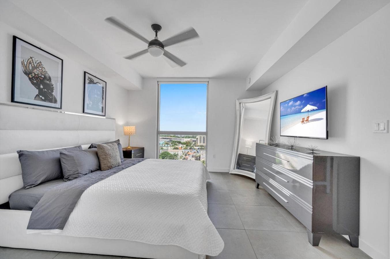 Beautiful Property with King Bed & Free Parking — 19
