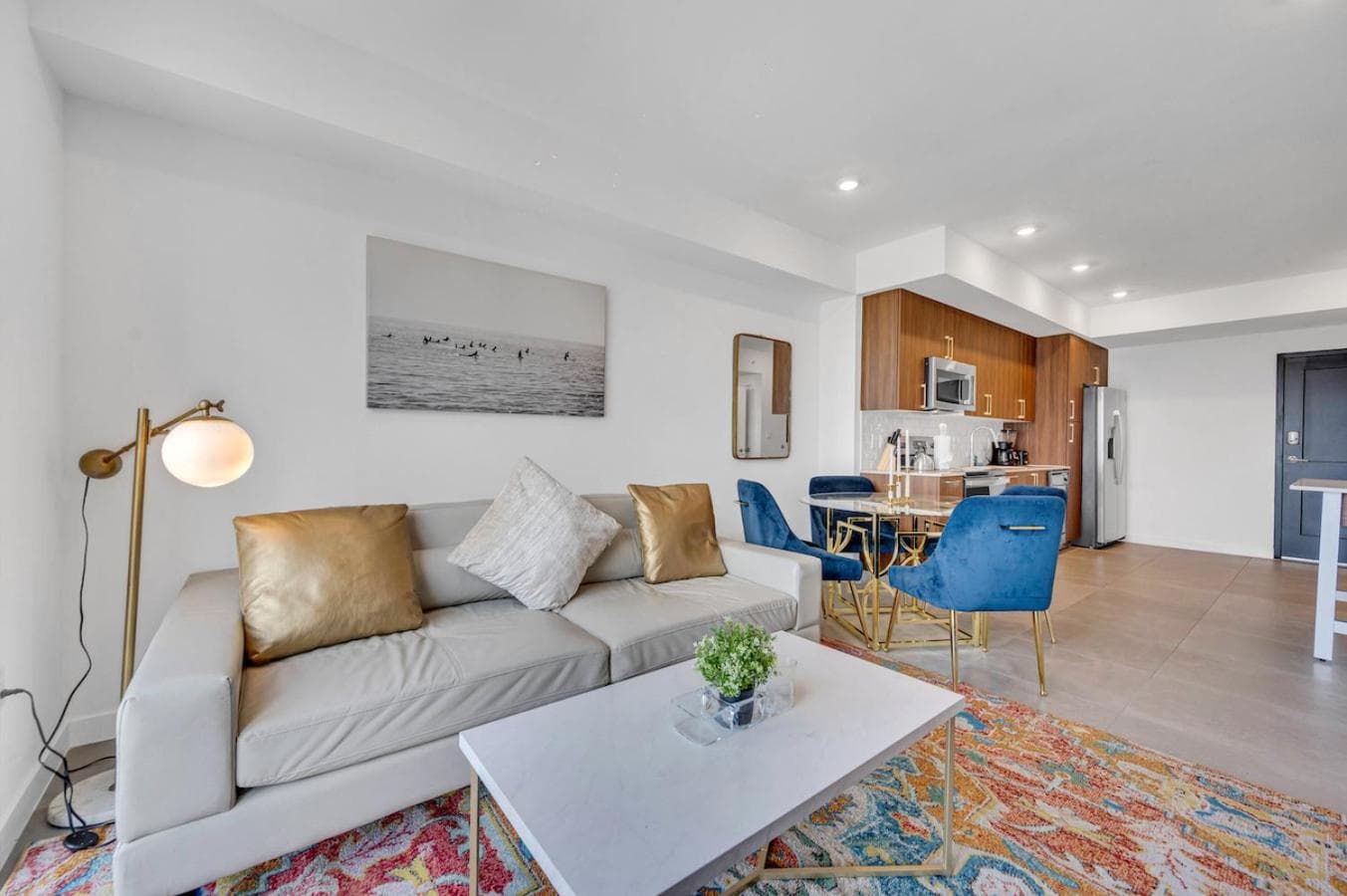 Beautiful Property with King Bed & Free Parking — 21