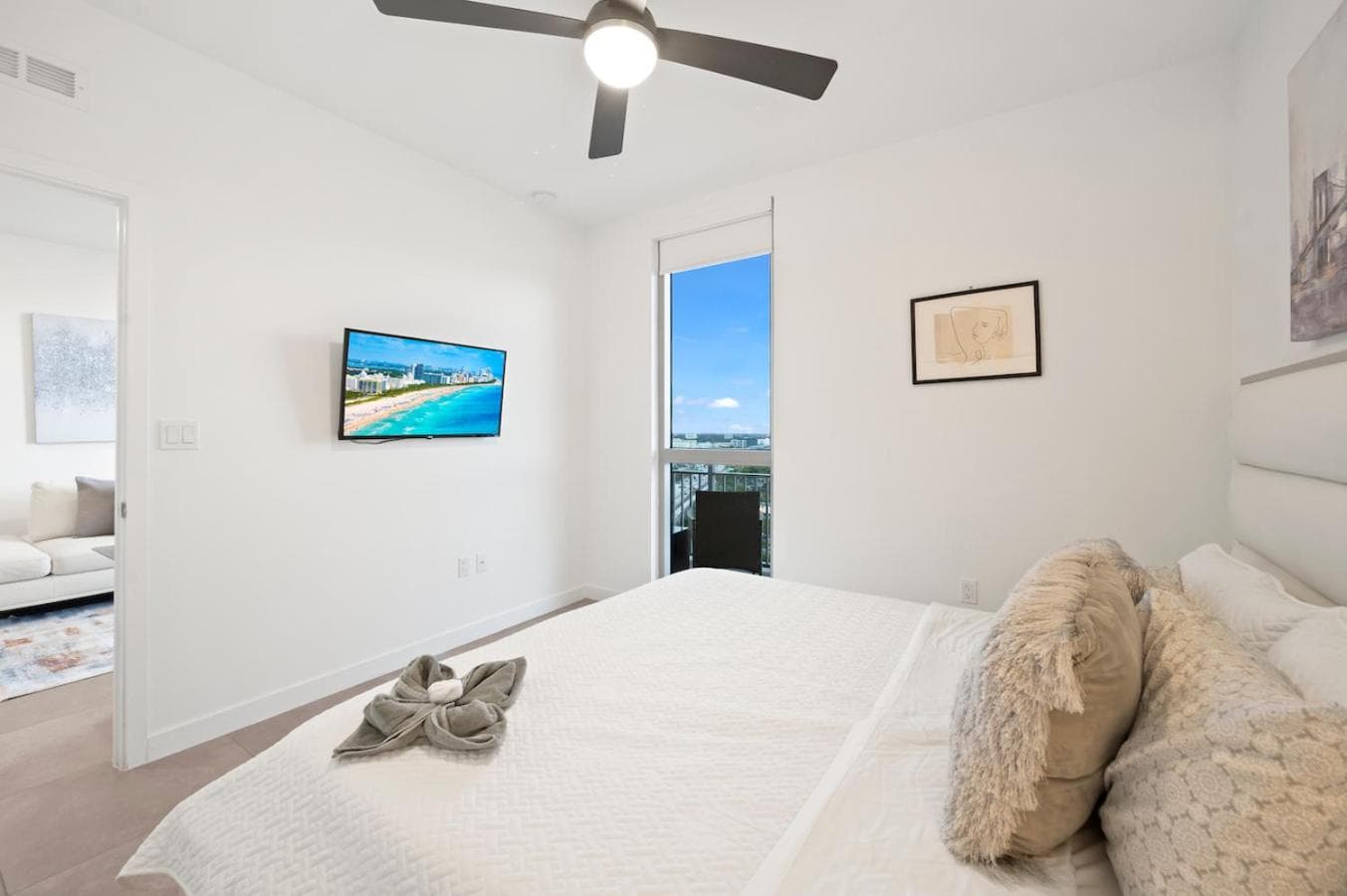 Beautiful Unit in Downtown Miami With Free Parking — 21