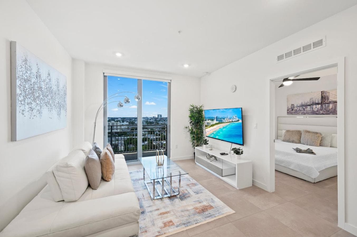 Beautiful Unit in Downtown Miami With Free Parking — 25