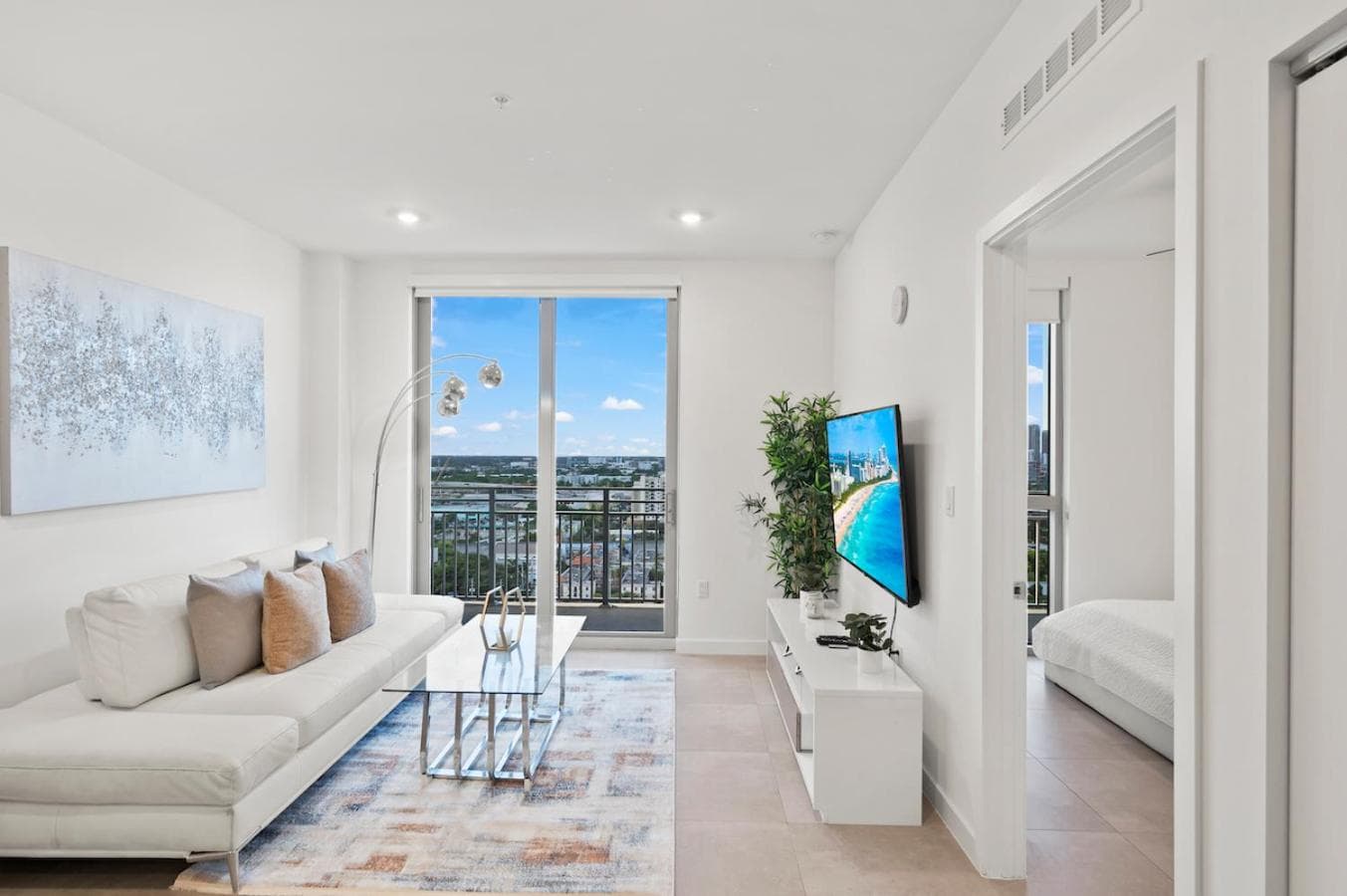 Beautiful Unit in Downtown Miami With Free Parking — 6