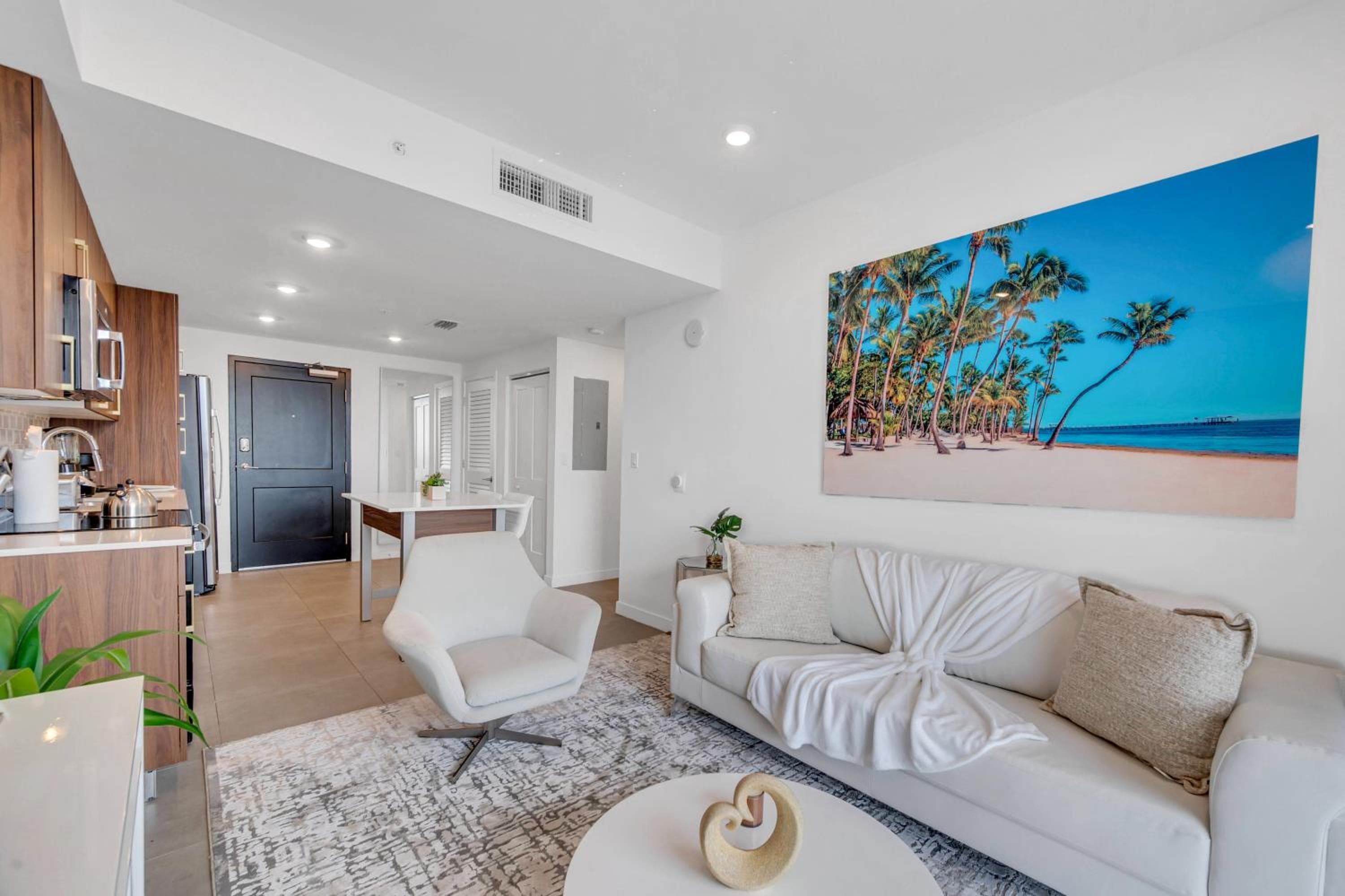 Amazing 2 BD Downtown Miami Mins From Brickell With Free Parking — 13