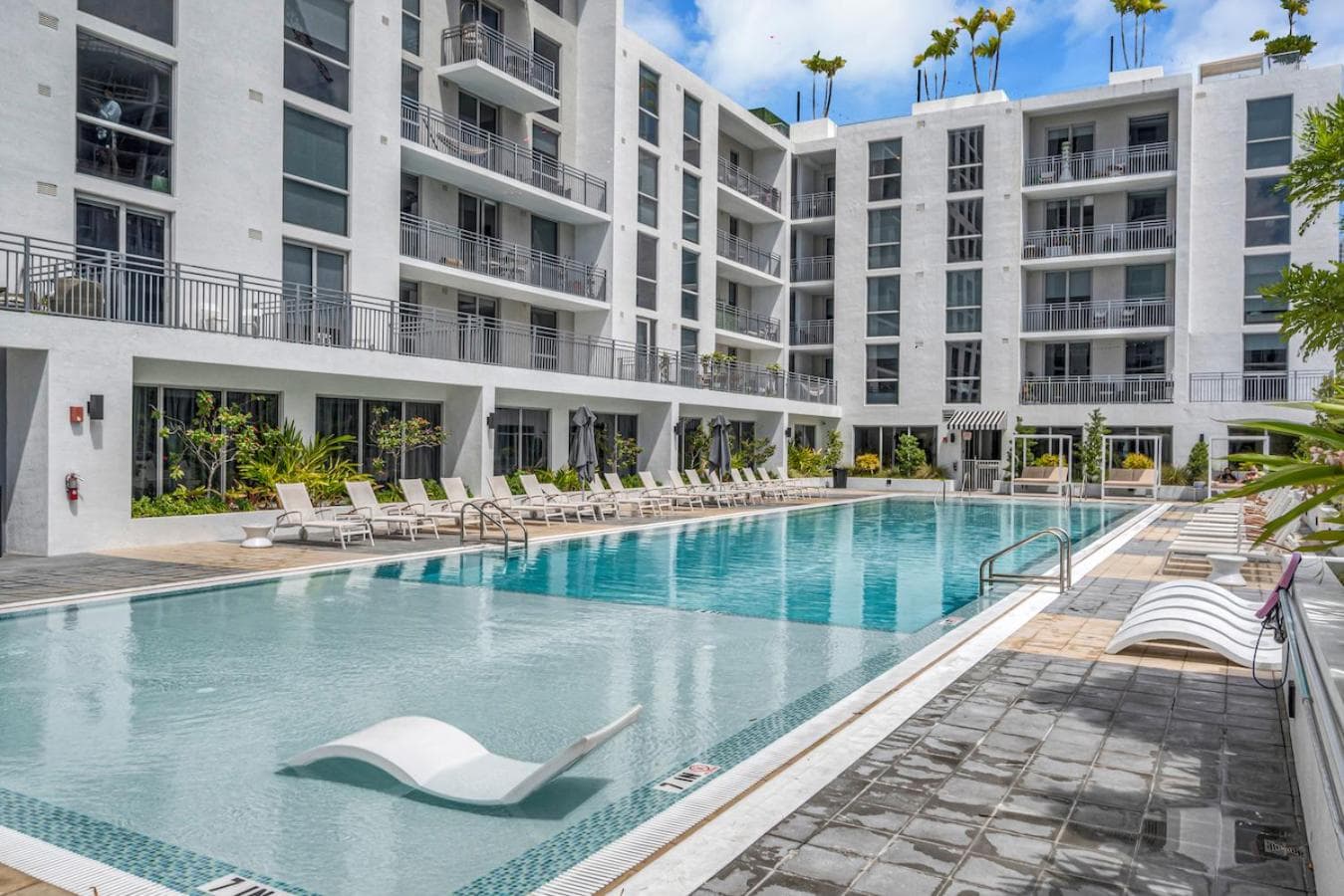 Amazing 2 BD Downtown Miami Mins From Brickell With Free Parking — 18