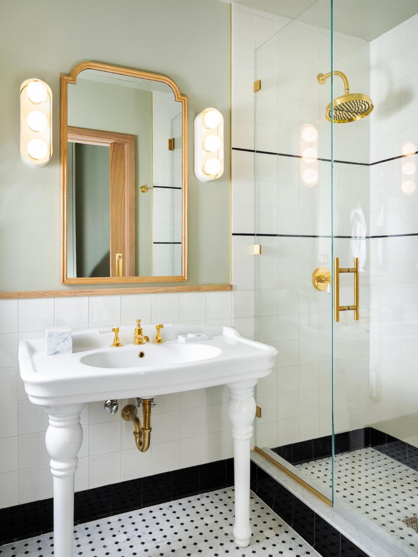 Palihouse Hyde Park Village — 22