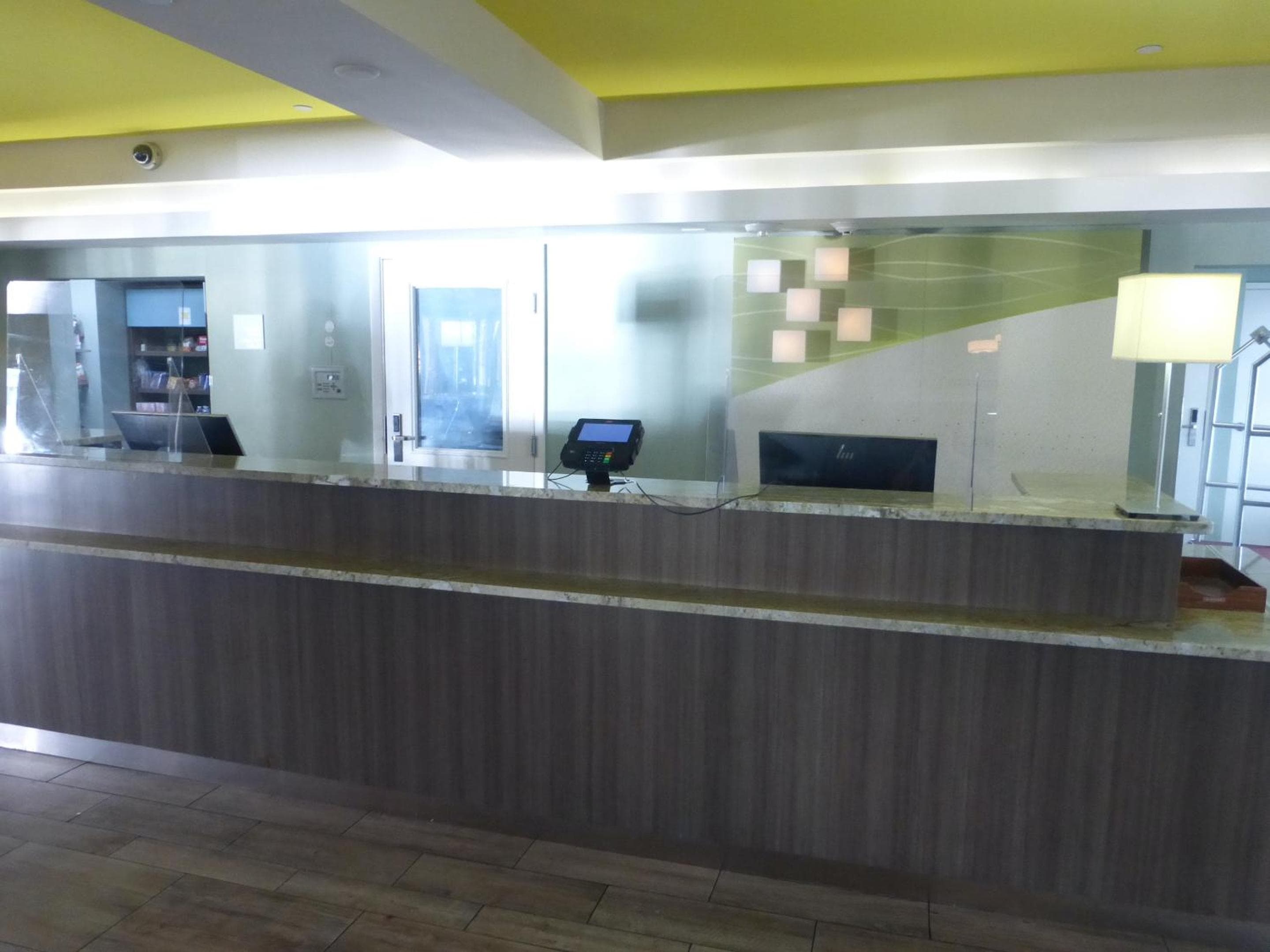 Red Roof Inn PLUS & Suites Tampa - Busch Gardens — 24