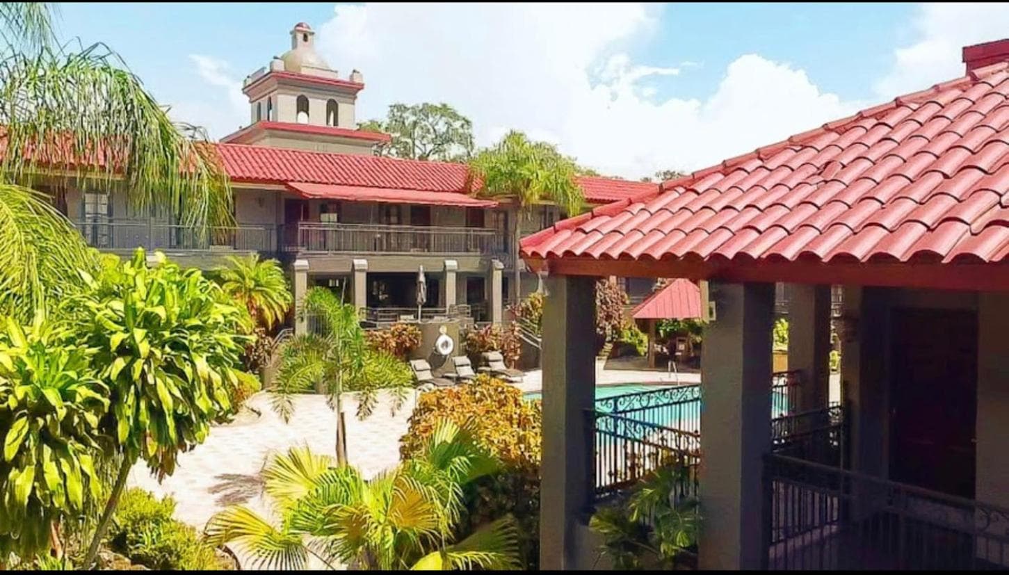 Red Roof Inn PLUS & Suites Tampa - Busch Gardens — 1