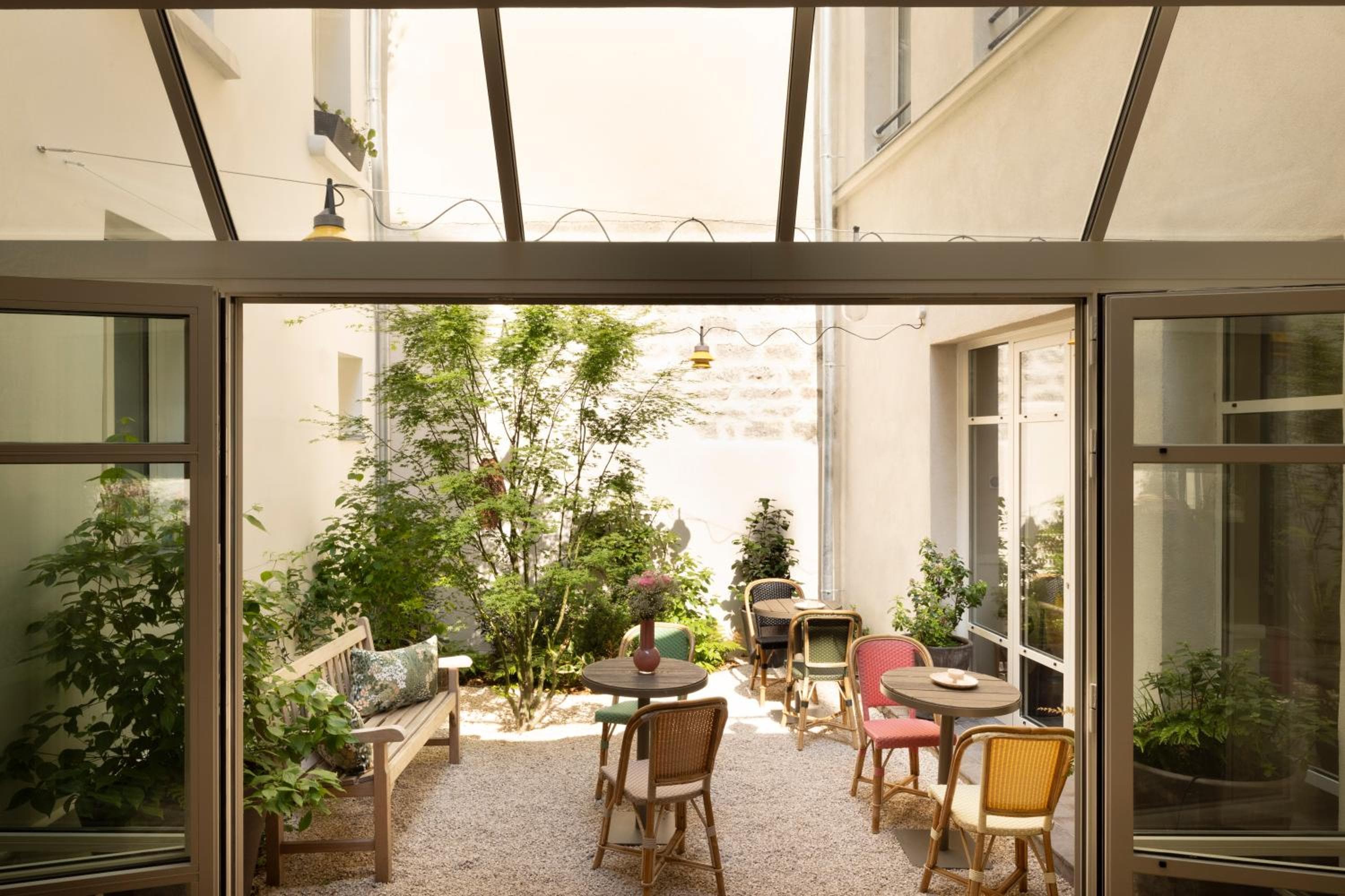 Le Petit Oberkampf Hotel & Spa — 16