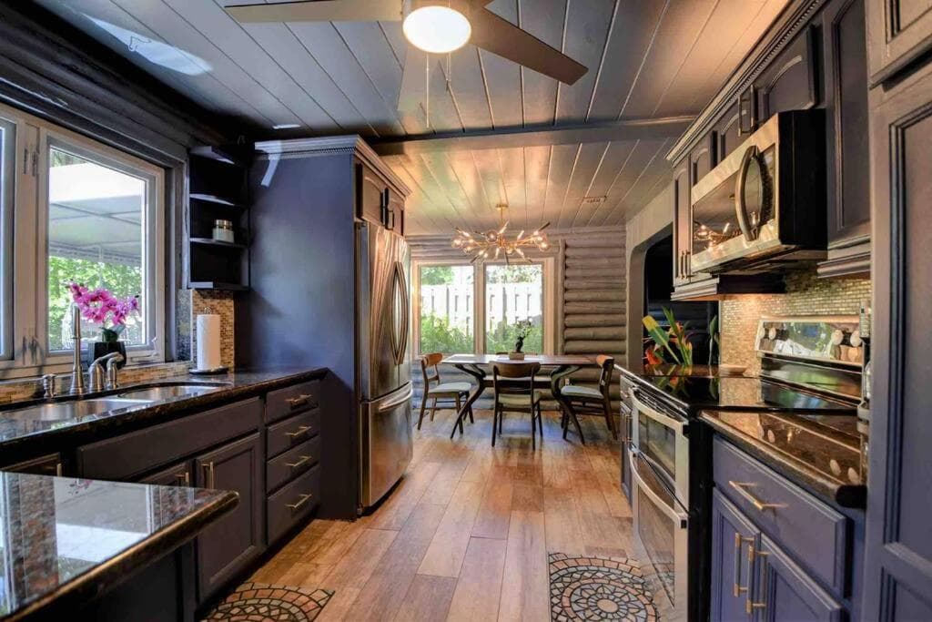 Sexy Grand Studio suite with pool view /hot tub — 14