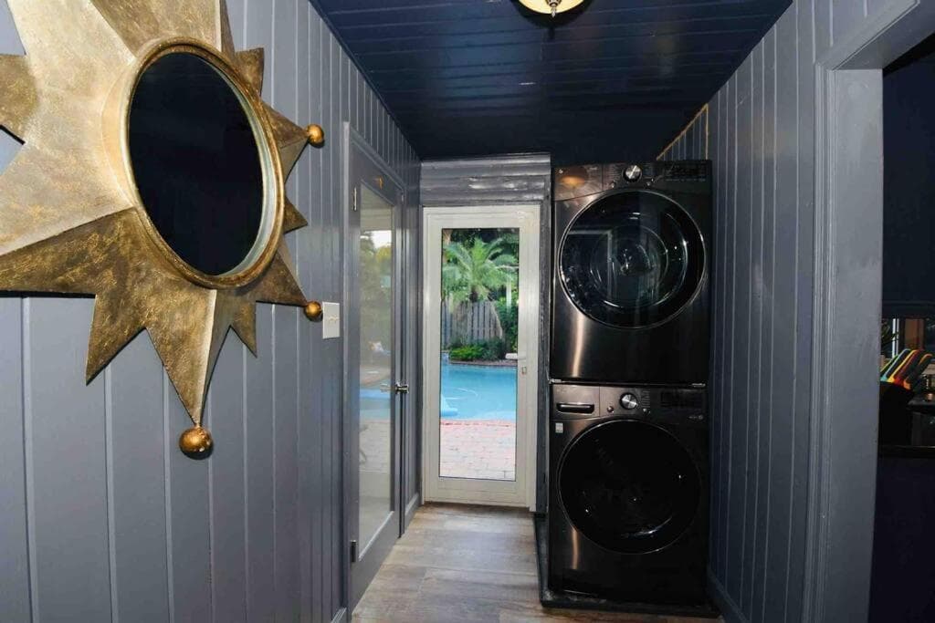 Sexy Grand Studio suite with pool view /hot tub — 21