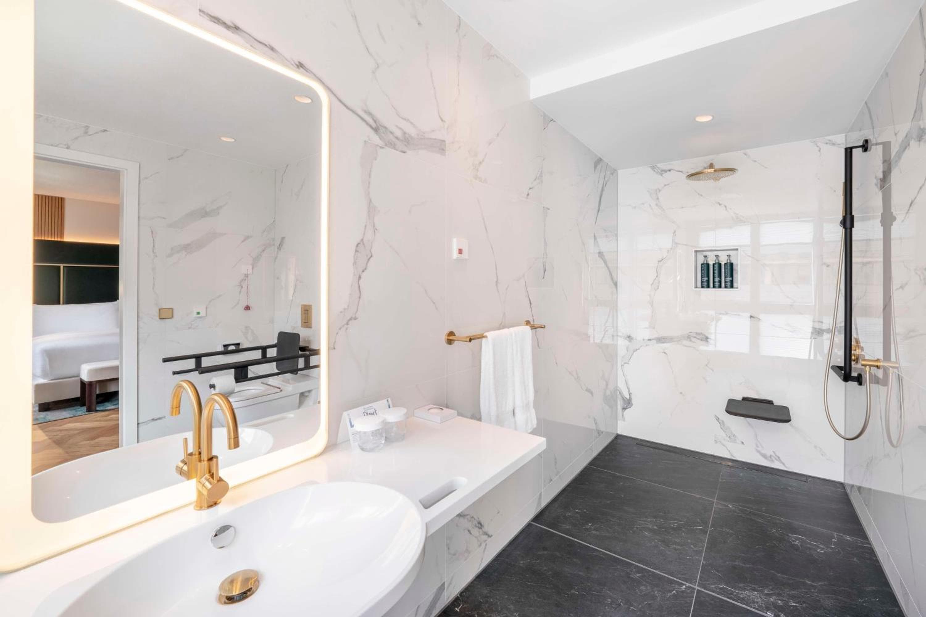 Hilton Berlin hotel, Anton-Wilhelm-Amo-Str. 30, Berlin, Germany — photo 110