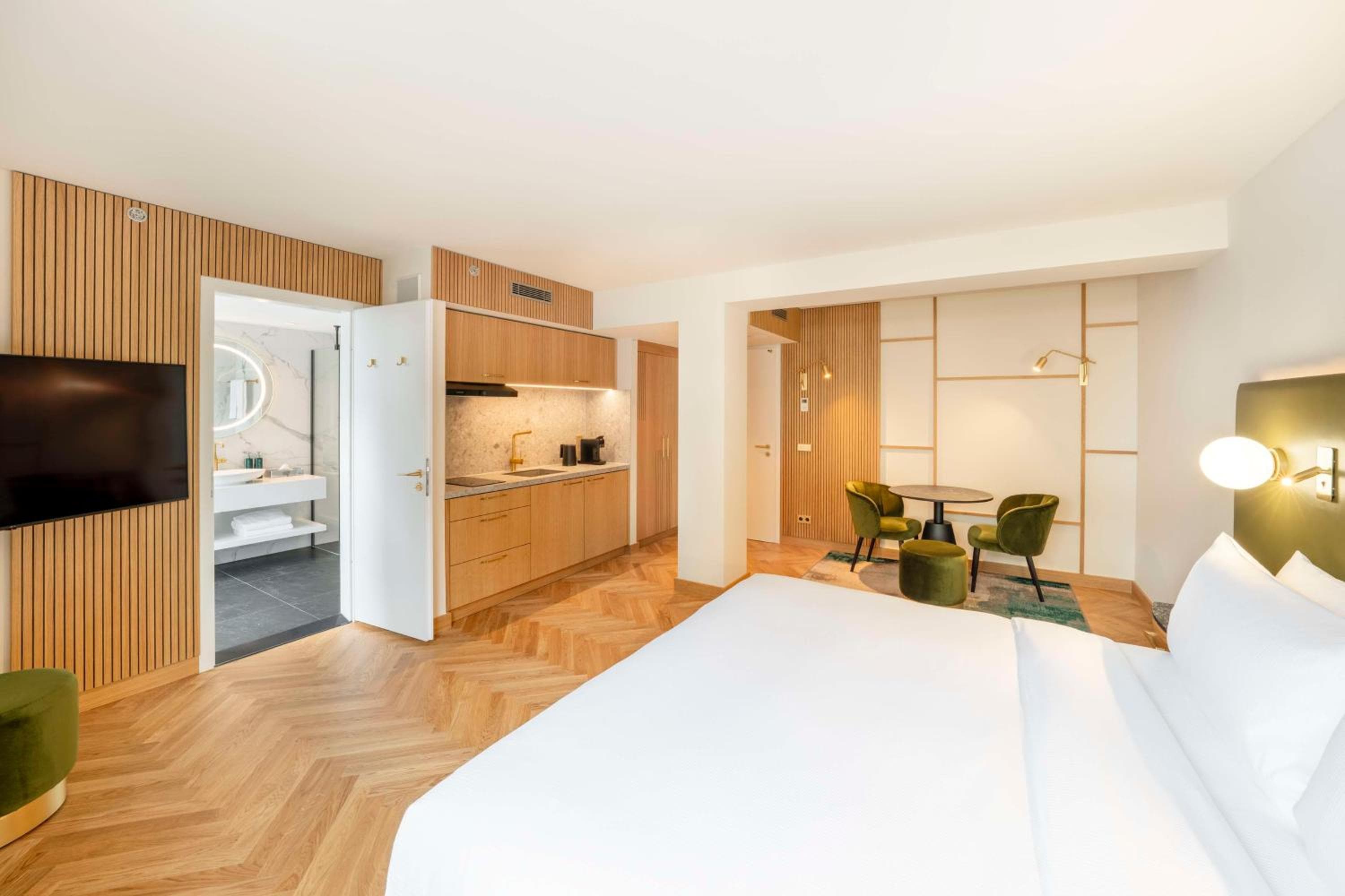 Hilton Berlin hotel, Anton-Wilhelm-Amo-Str. 30, Berlin, Germany — photo 71