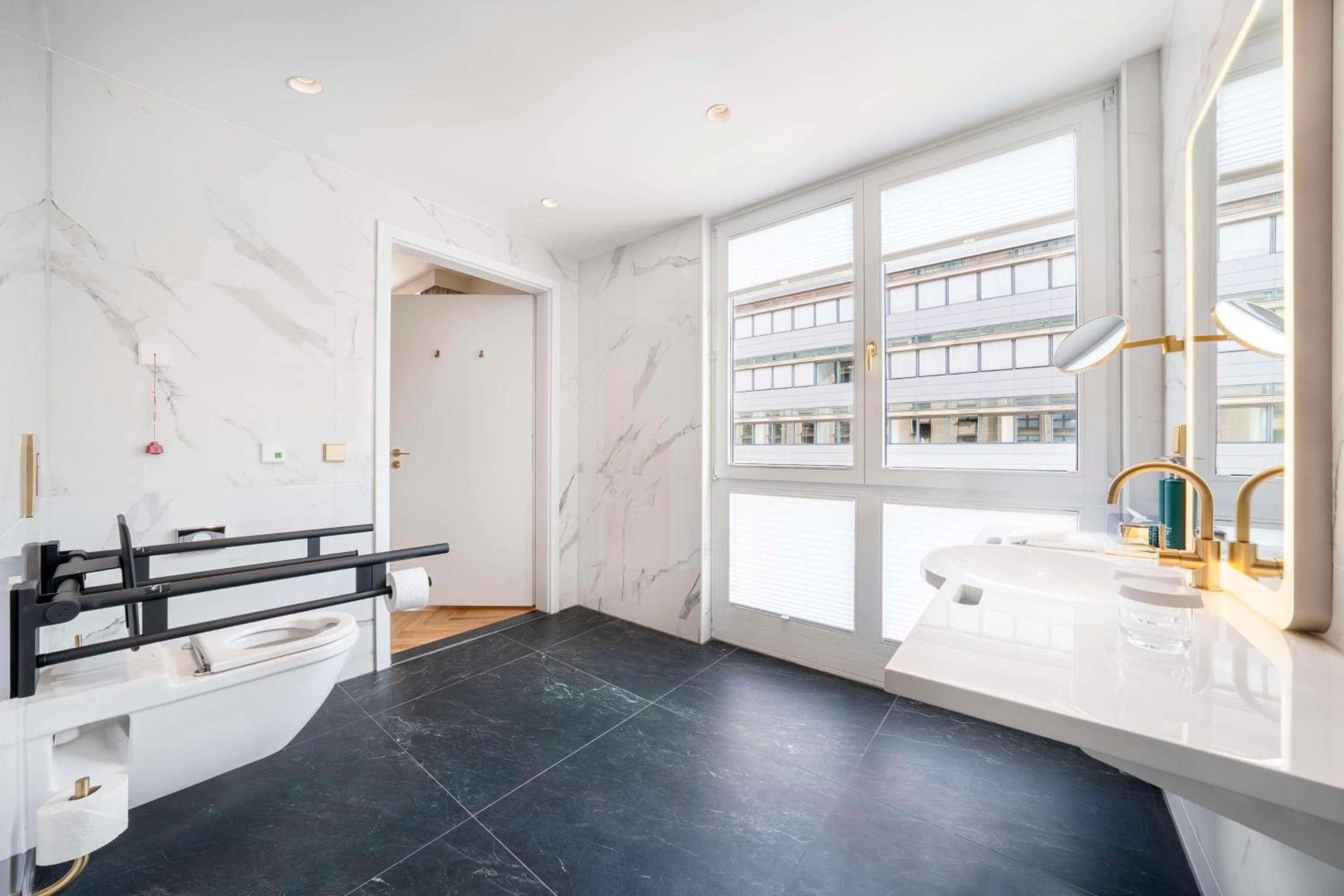 Hilton Berlin hotel, Anton-Wilhelm-Amo-Str. 30, Berlin, Germany — photo 132