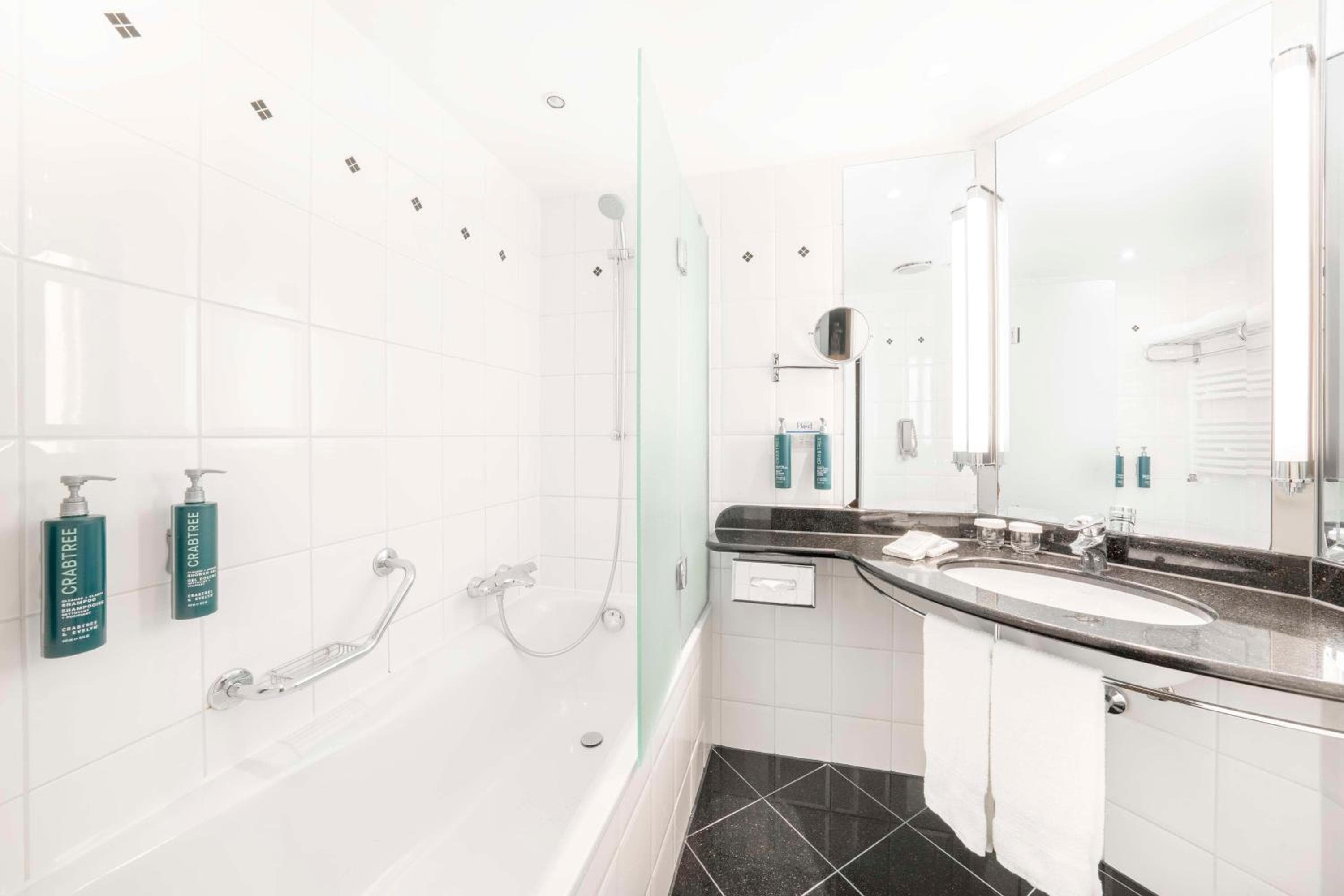 Hilton Berlin hotel, Anton-Wilhelm-Amo-Str. 30, Berlin, Germany — photo 135