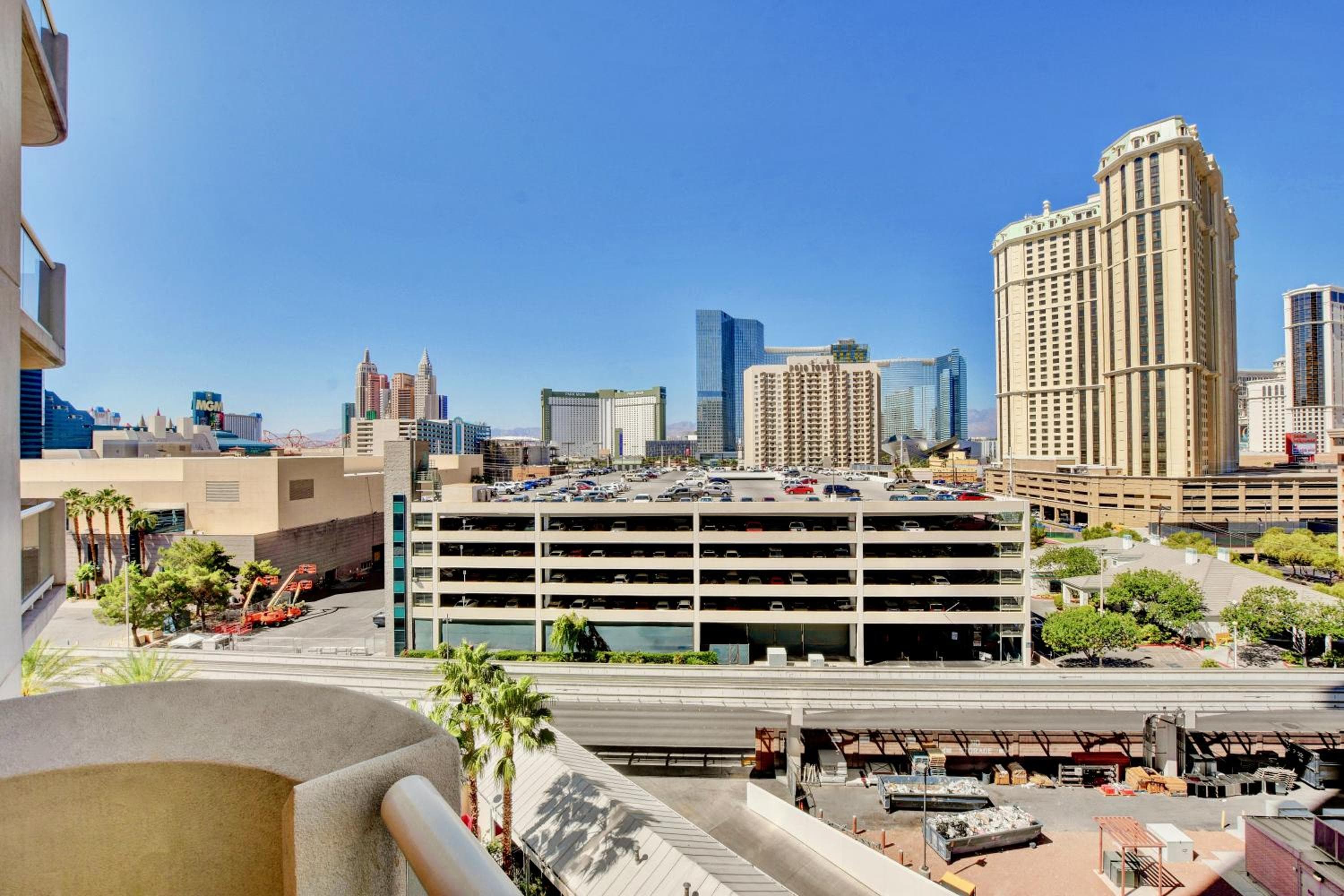 Strip View Balcony Suites - No Resort Fee ! — 16