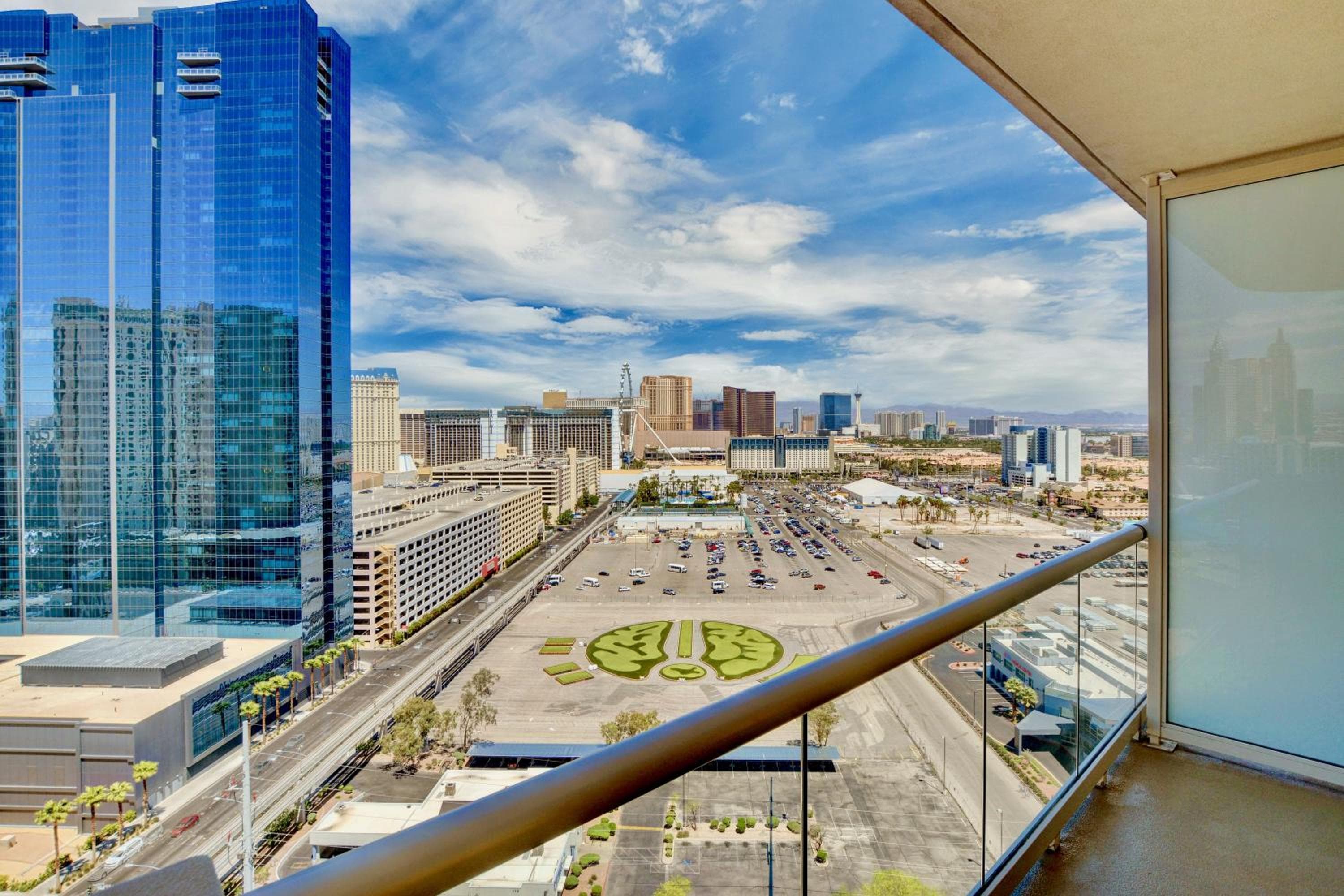 Strip View Balcony Suites - No Resort Fee ! — 13