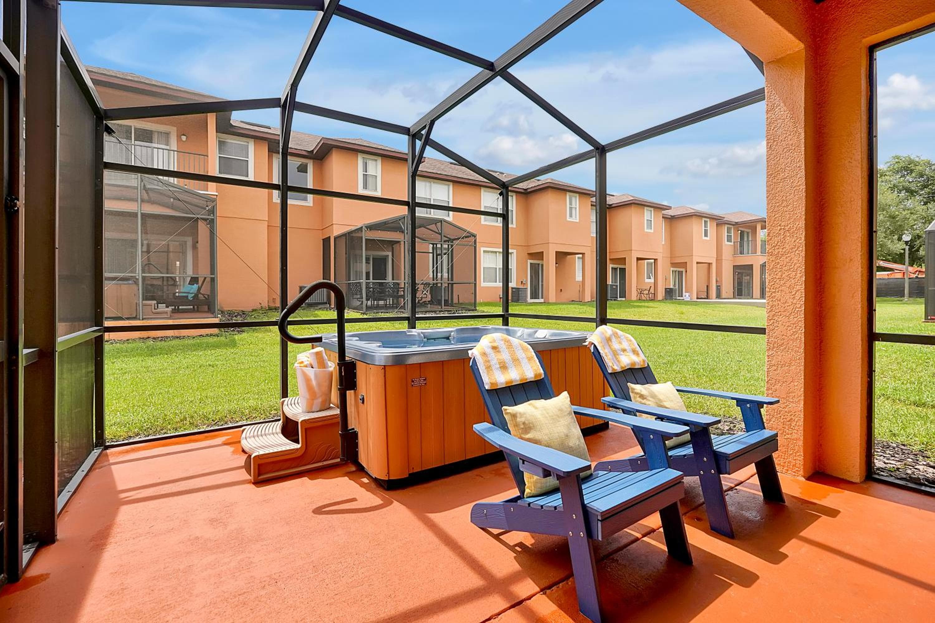 Regal Oaks Resort Vacation Townhomes by IDILIQ — 3