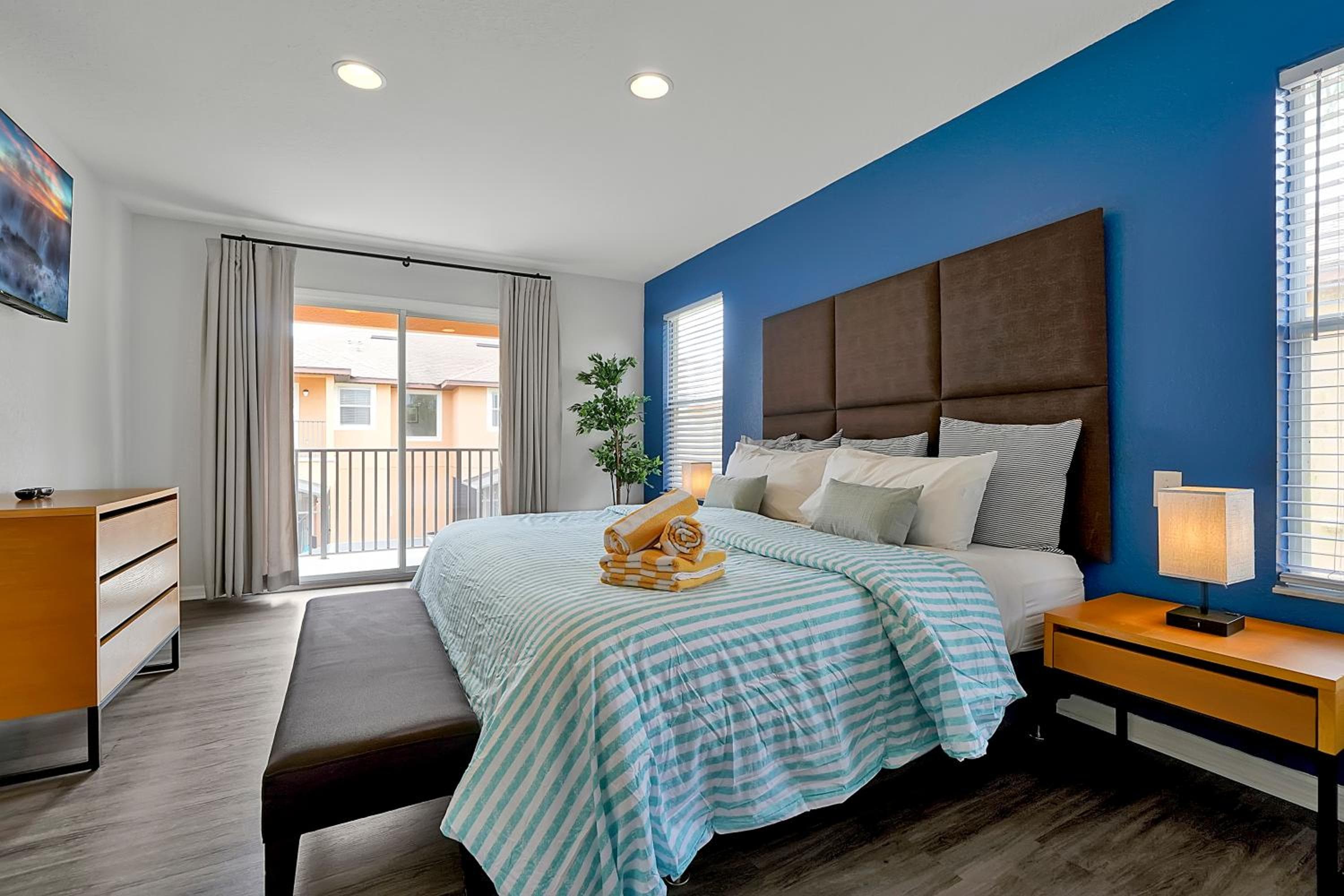 Regal Oaks Resort Vacation Townhomes by IDILIQ — 9