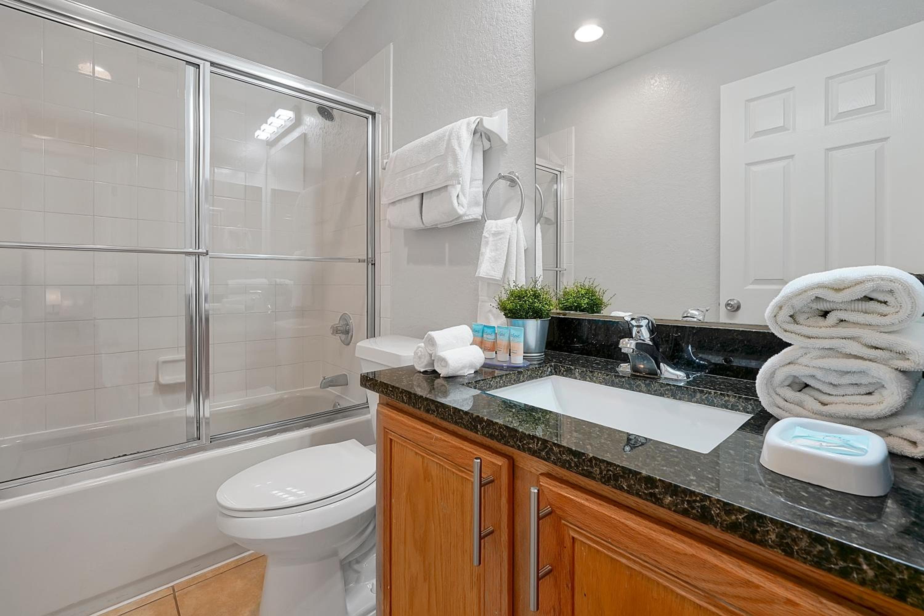 Regal Oaks Resort Vacation Townhomes by IDILIQ — 4