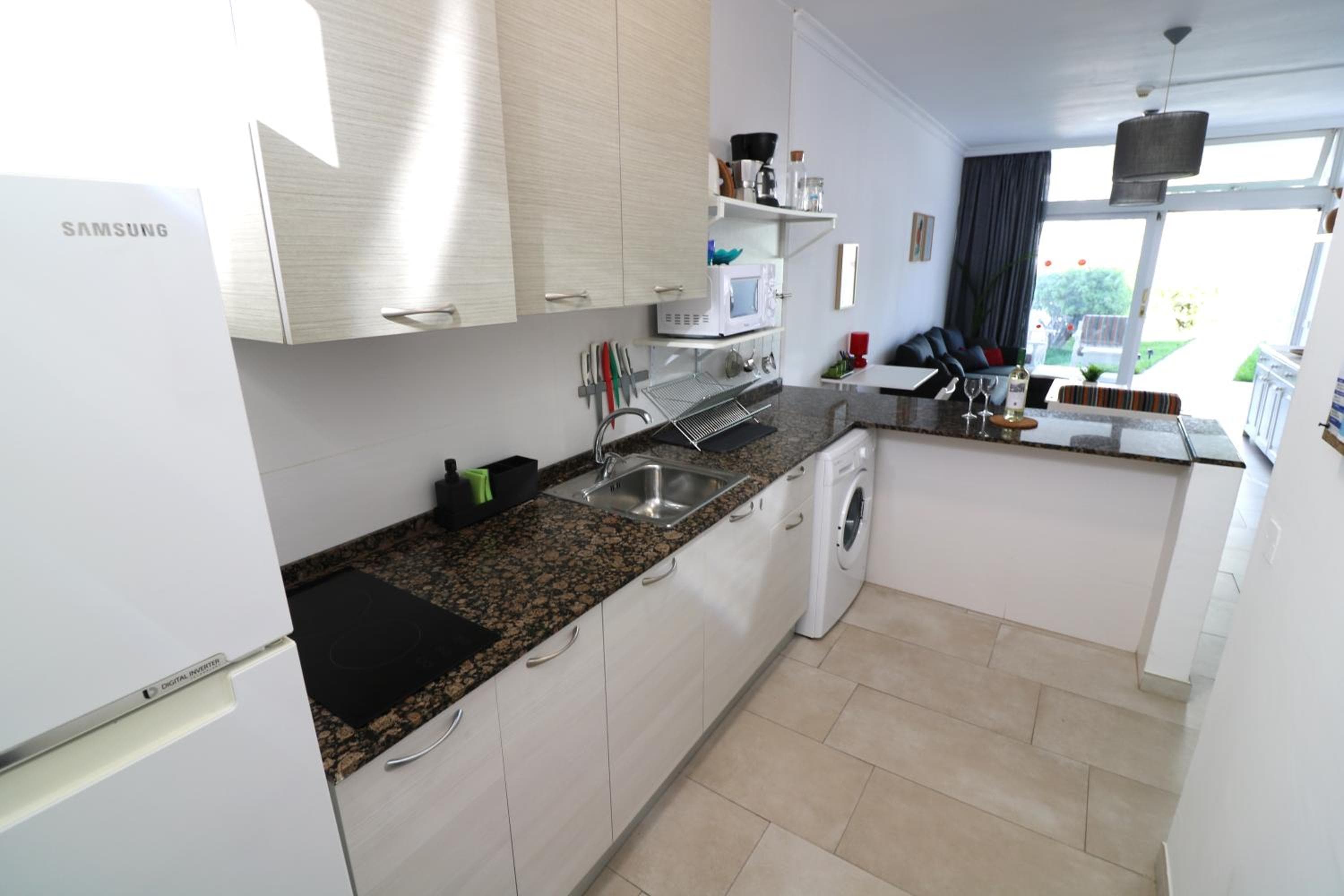 Amplio Bungalow con Piscina climatizada cerca del Yumbo y a pasos de Playa del Inglés — 4