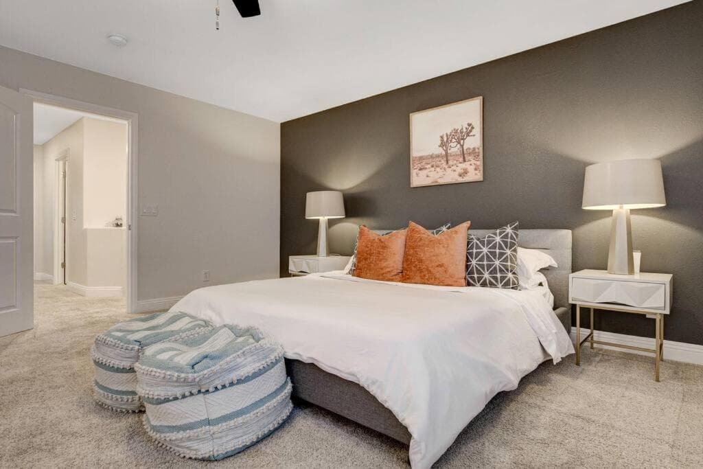 Beautiful 5BR w/King Beds, Pool & Hot Tub, Games — 2