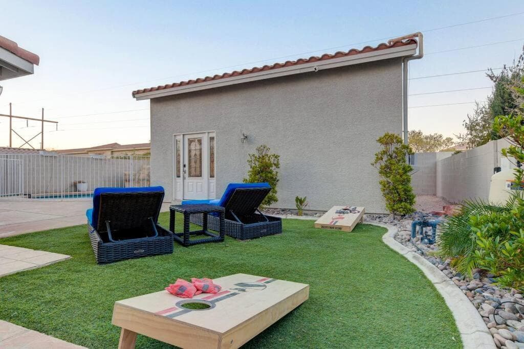 Beautiful 5BR w/King Beds, Pool & Hot Tub, Games — 5