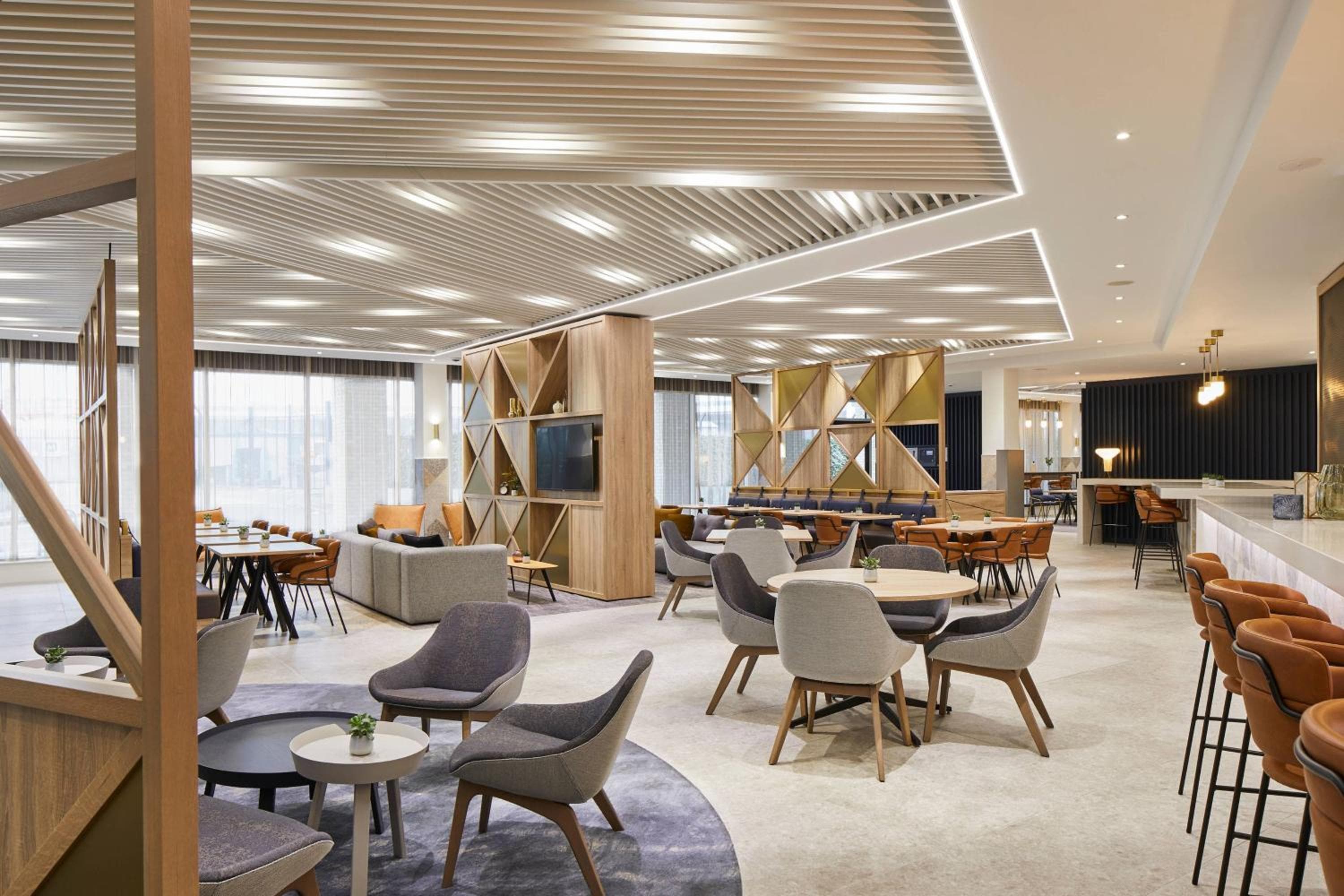 Courtyard by Marriott London City Airport — 13