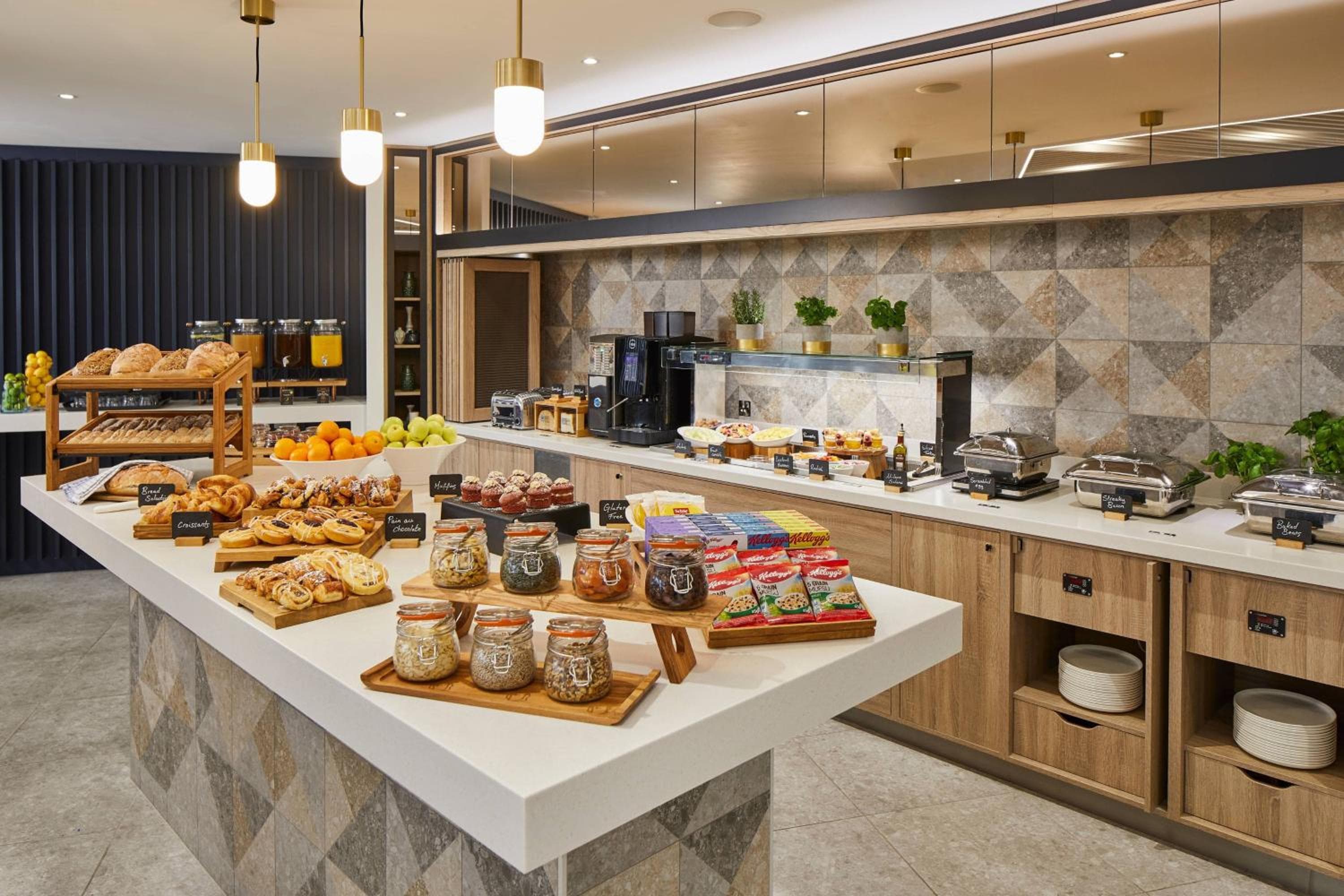 Courtyard by Marriott London City Airport — 25