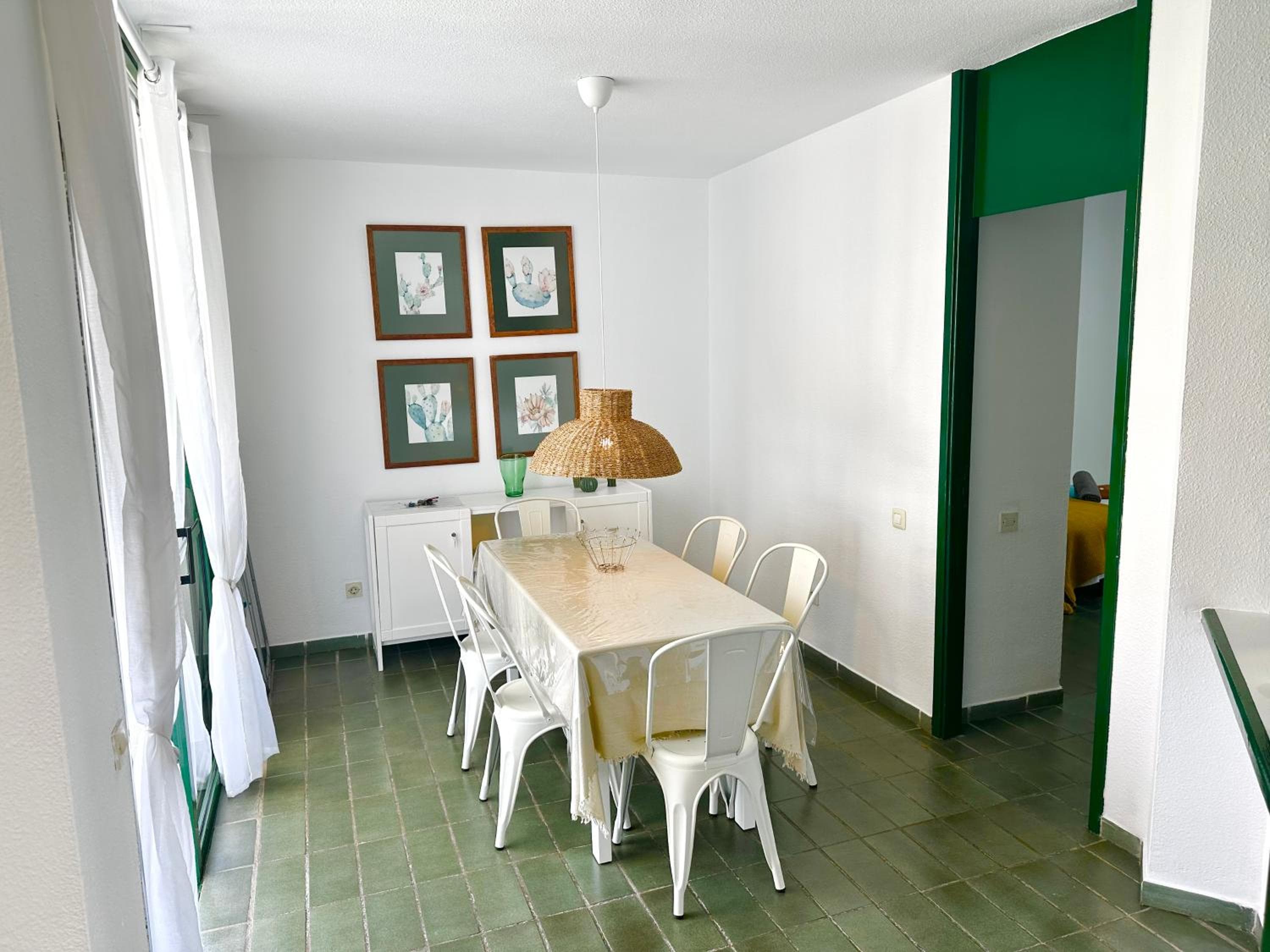 1The Best Location - Las Americas & Parking — 4