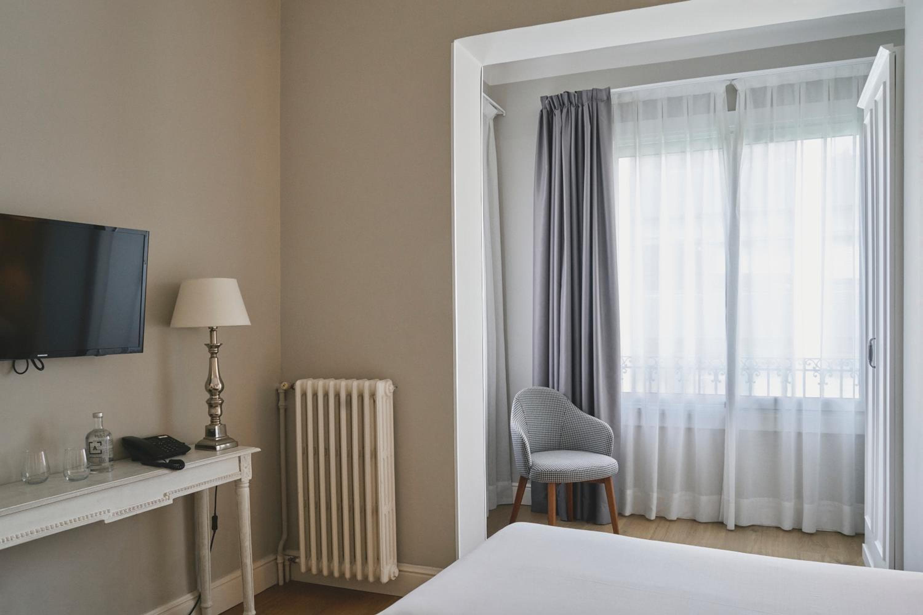 Mesón Castilla Atiram Hotels — 10