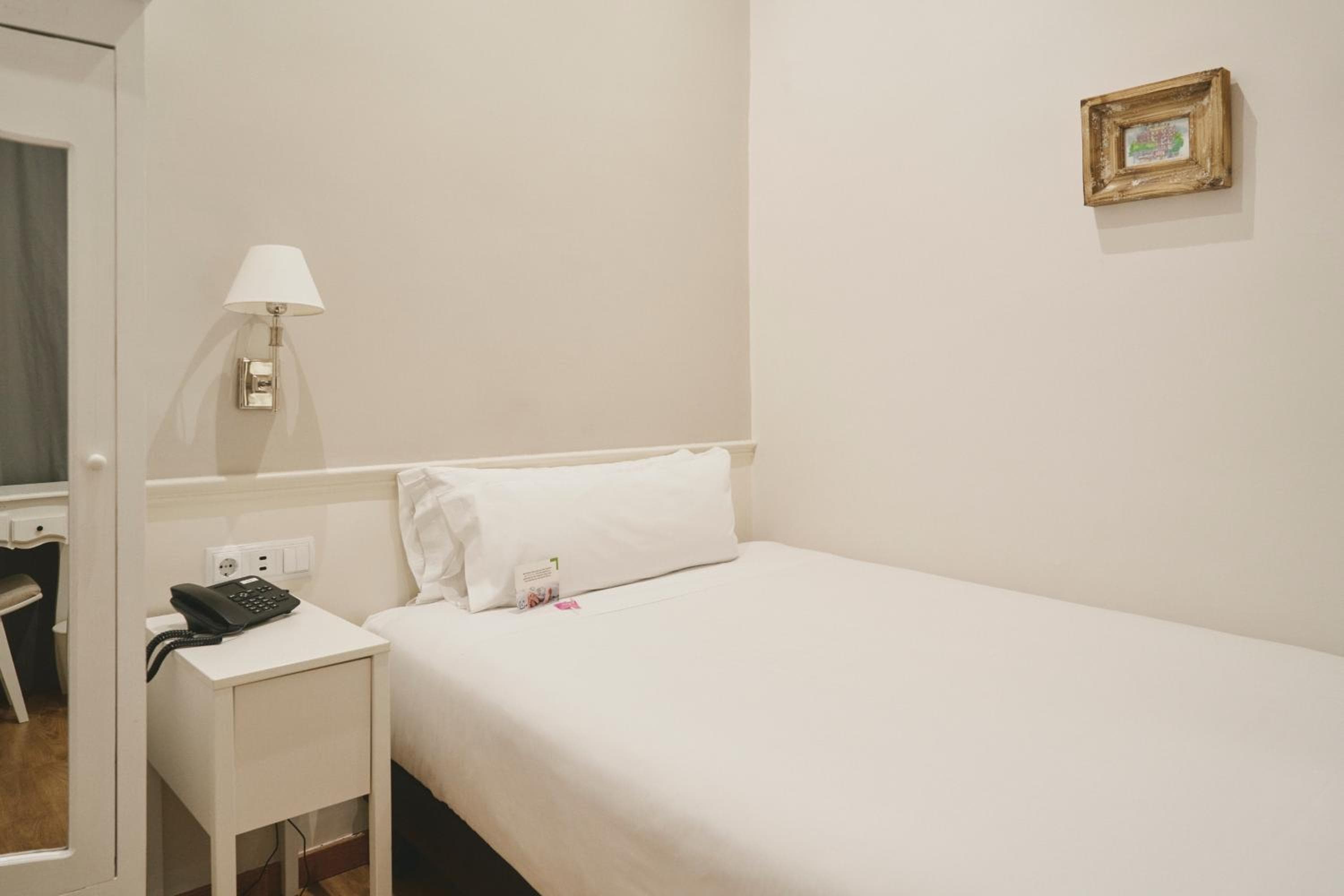 Mesón Castilla Atiram Hotels — 26