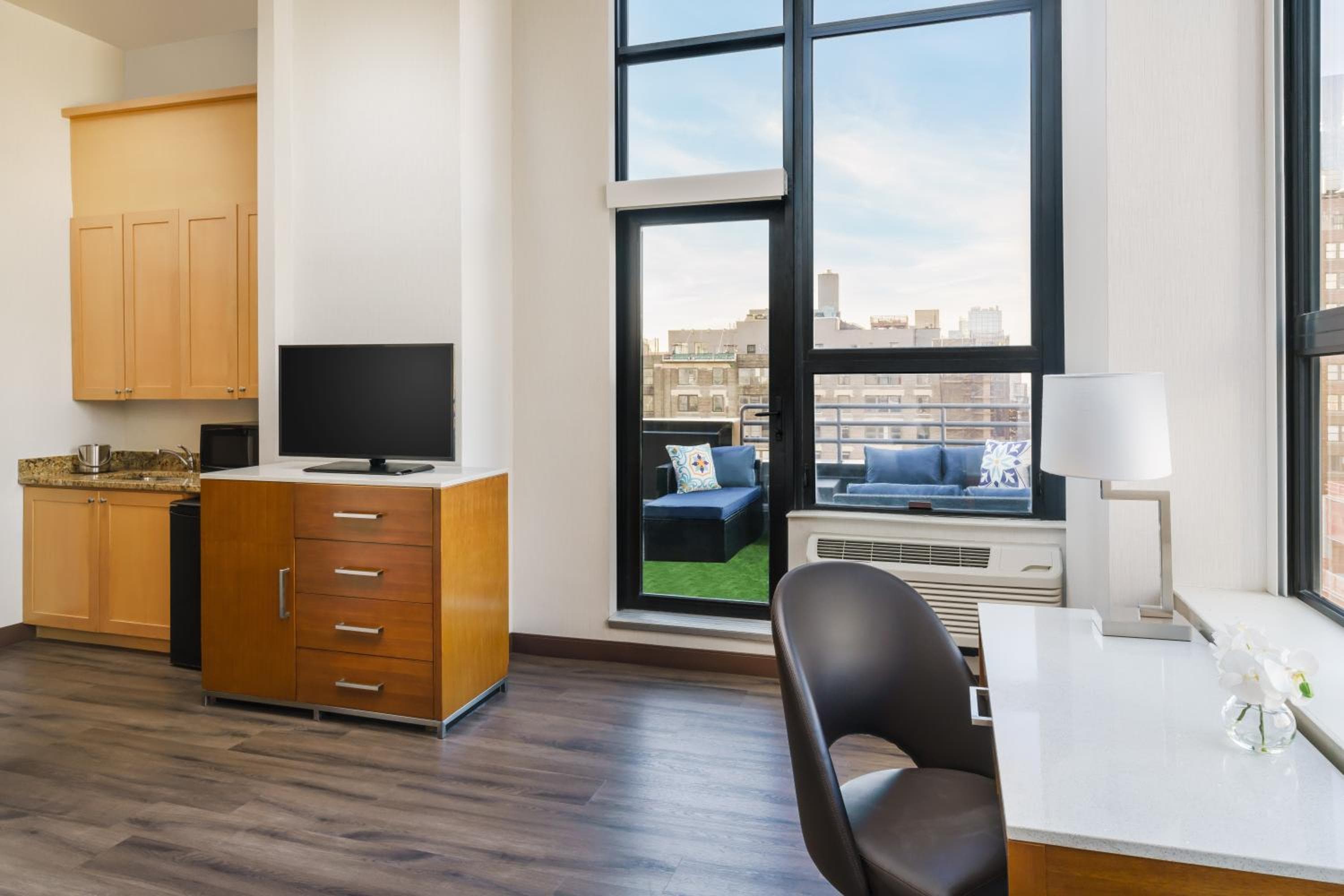 DoubleTree by Hilton Hotel New York City - Chelsea — 24