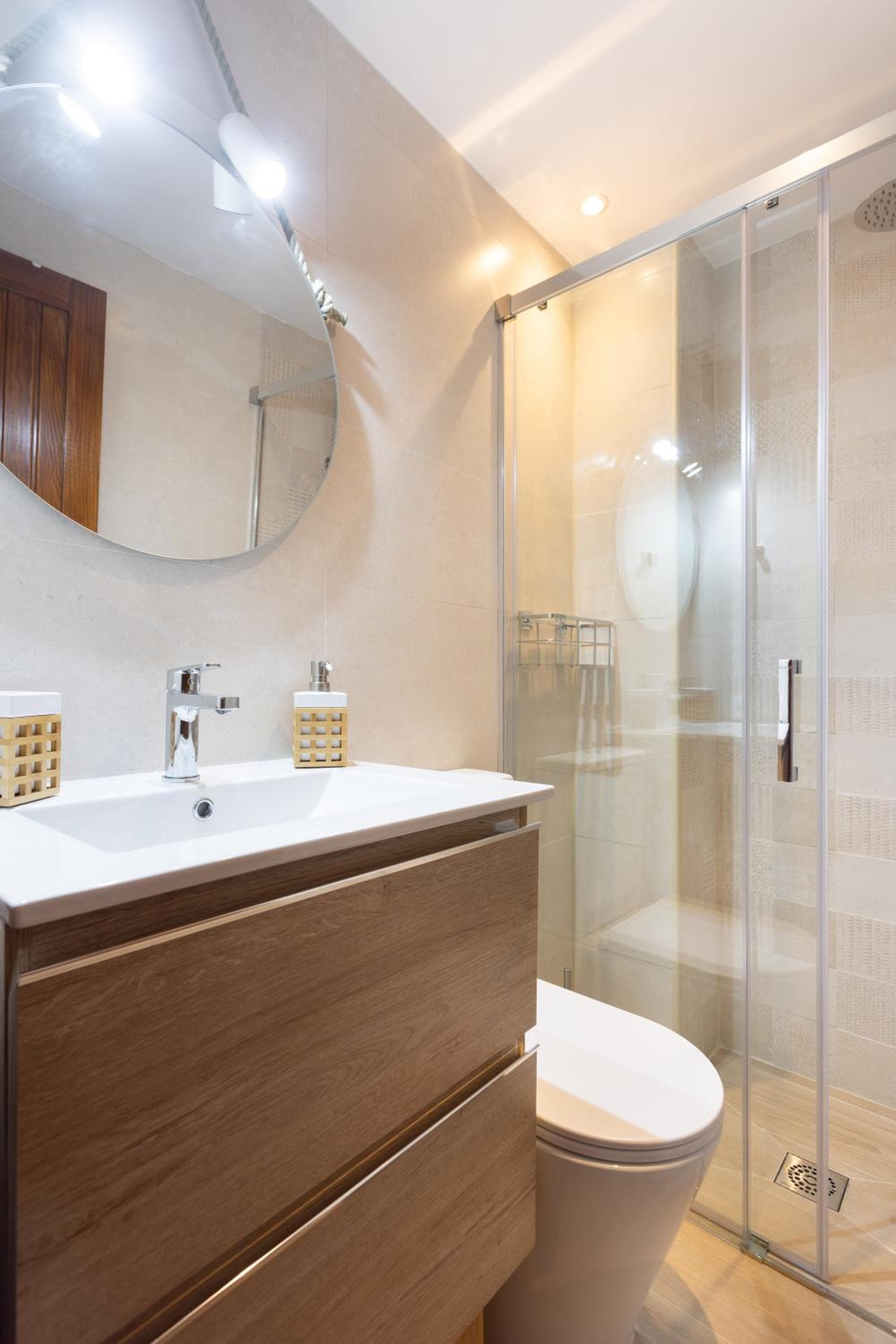 Design house 150m from Las Vistas Beach — 2