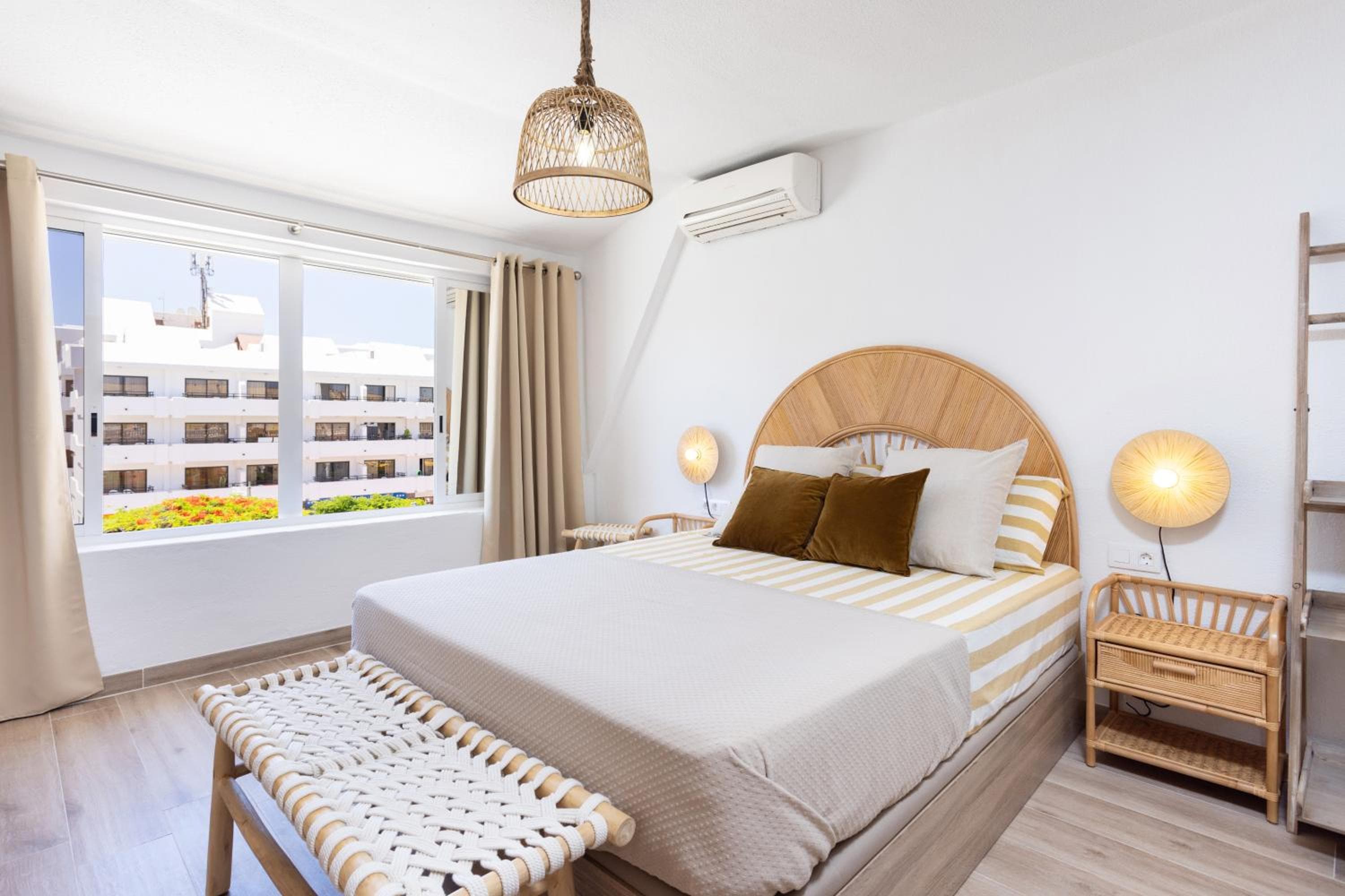 Design house 150m from Las Vistas Beach — 4