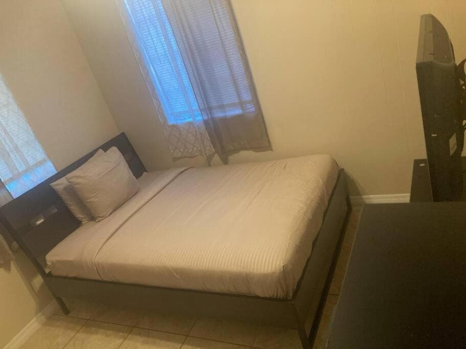 Hidden Gem 3br/1b+Jacuzzi+busch garden+fishn+kayak — 14