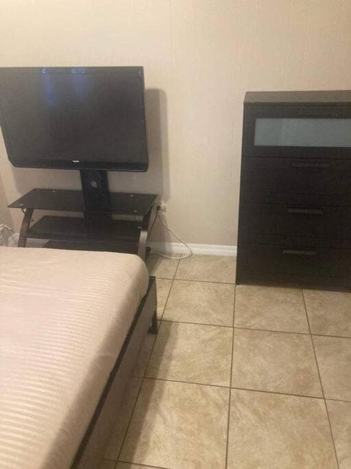 Hidden Gem 3br/1b+Jacuzzi+busch garden+fishn+kayak — 7
