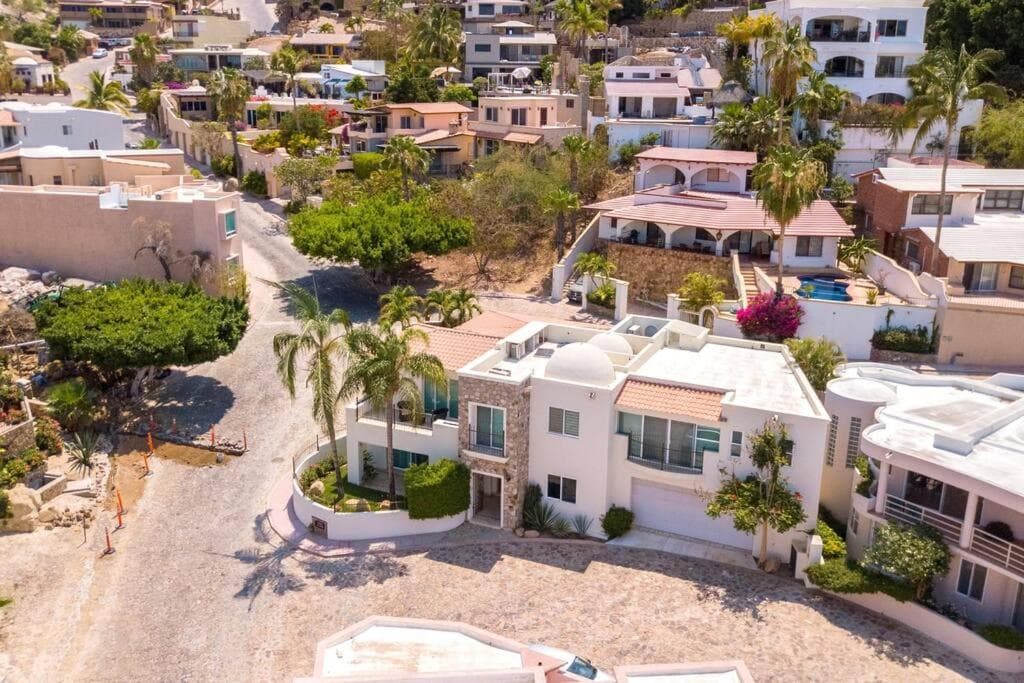 Villa Cola de Ballena in Exclusive El Pedregal at Cabo's Downtown — 4