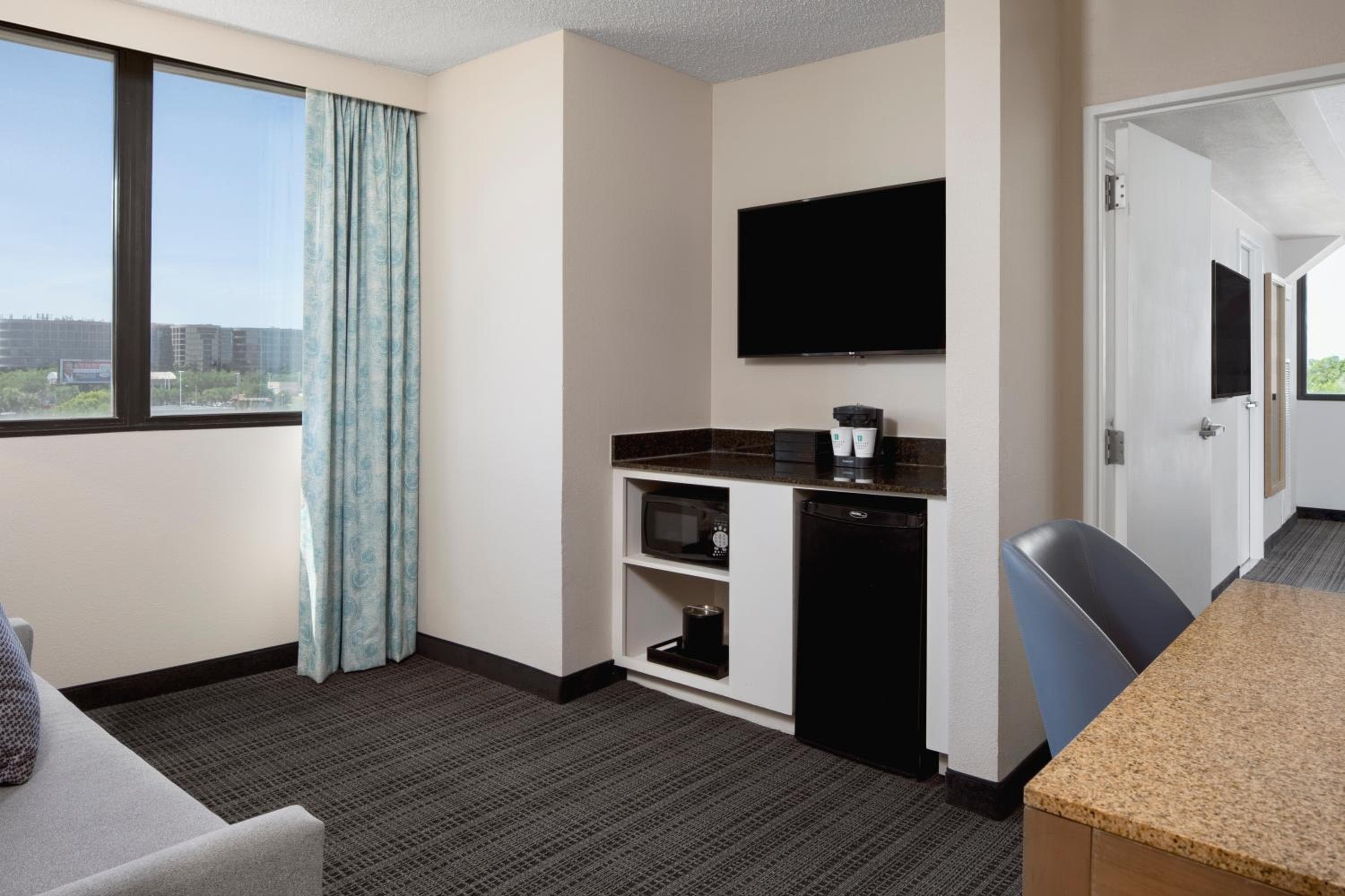 Embassy Suites by Hilton Tampa Airport Westshore — 6